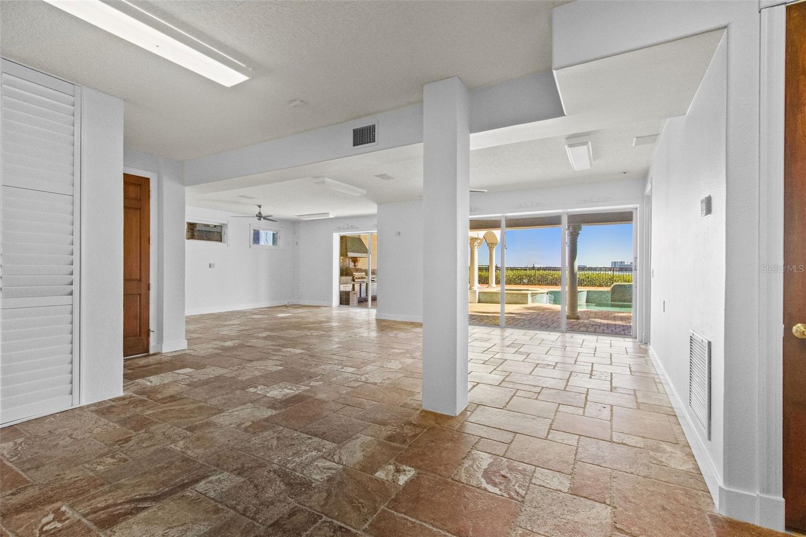 4107 CAUSEWAY VISTA DR, TAMPA, FL, 33615