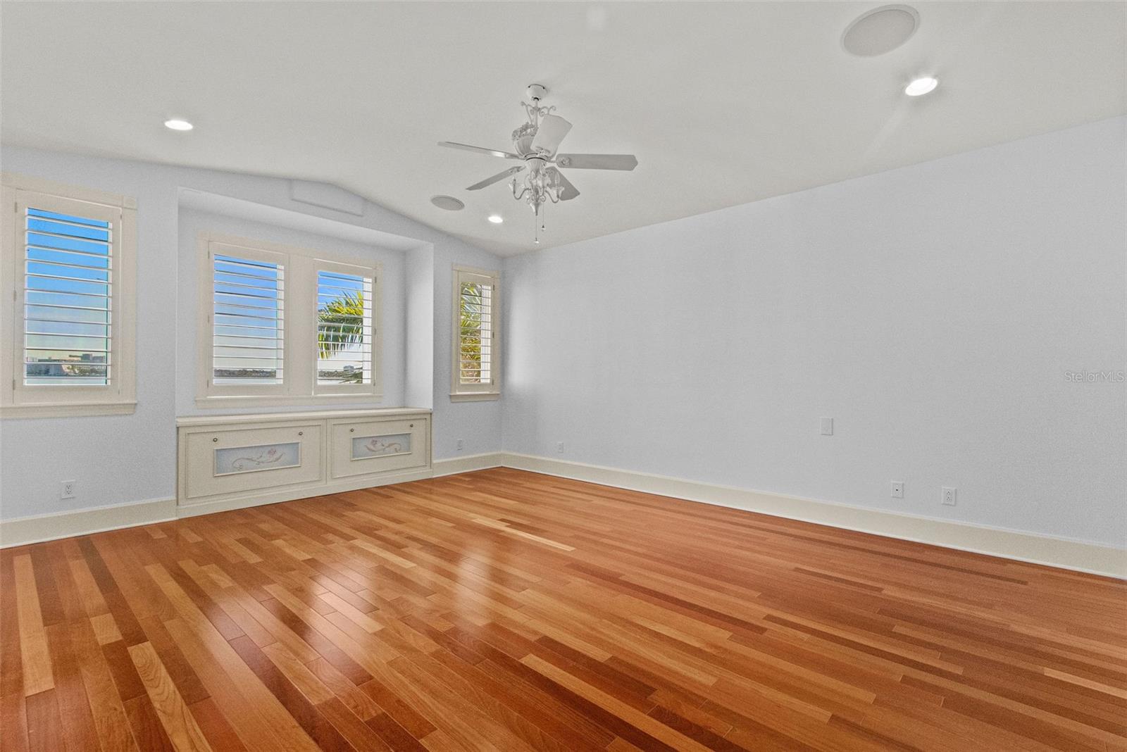 4107 CAUSEWAY VISTA DR, TAMPA, FL, 33615