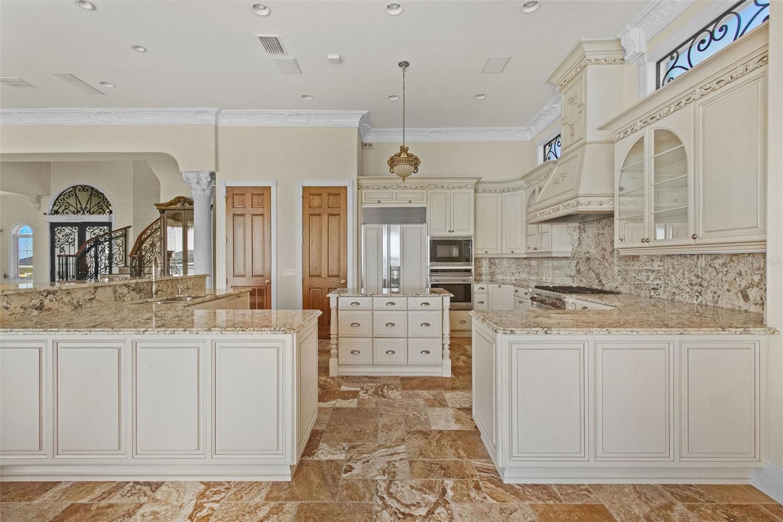 4107 CAUSEWAY VISTA DR, TAMPA, FL, 33615