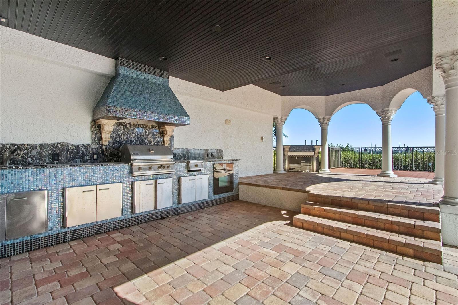 4107 CAUSEWAY VISTA DR, TAMPA, FL, 33615