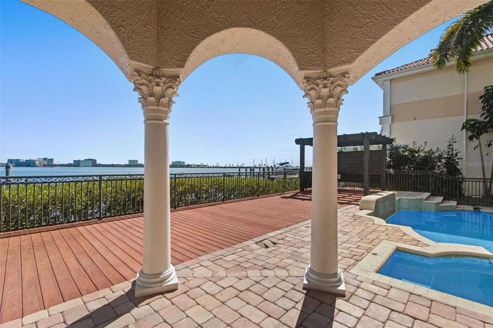 4107 CAUSEWAY VISTA DR, TAMPA, FL, 33615