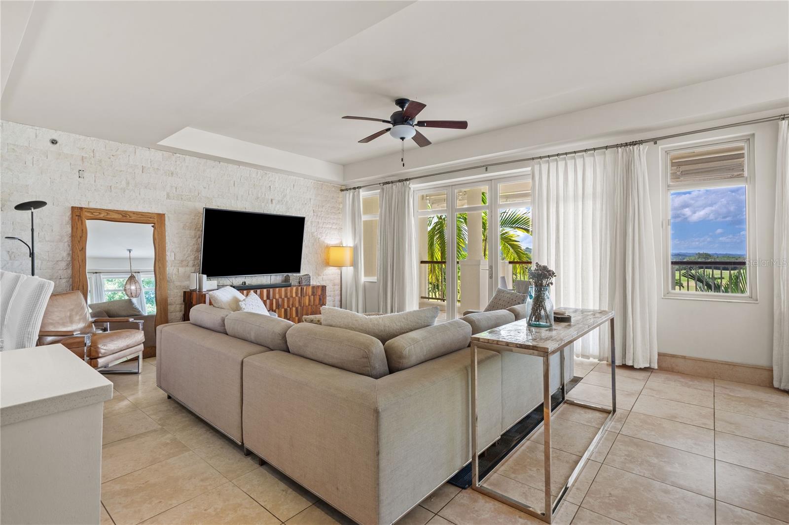 PR9117423 Property Photo