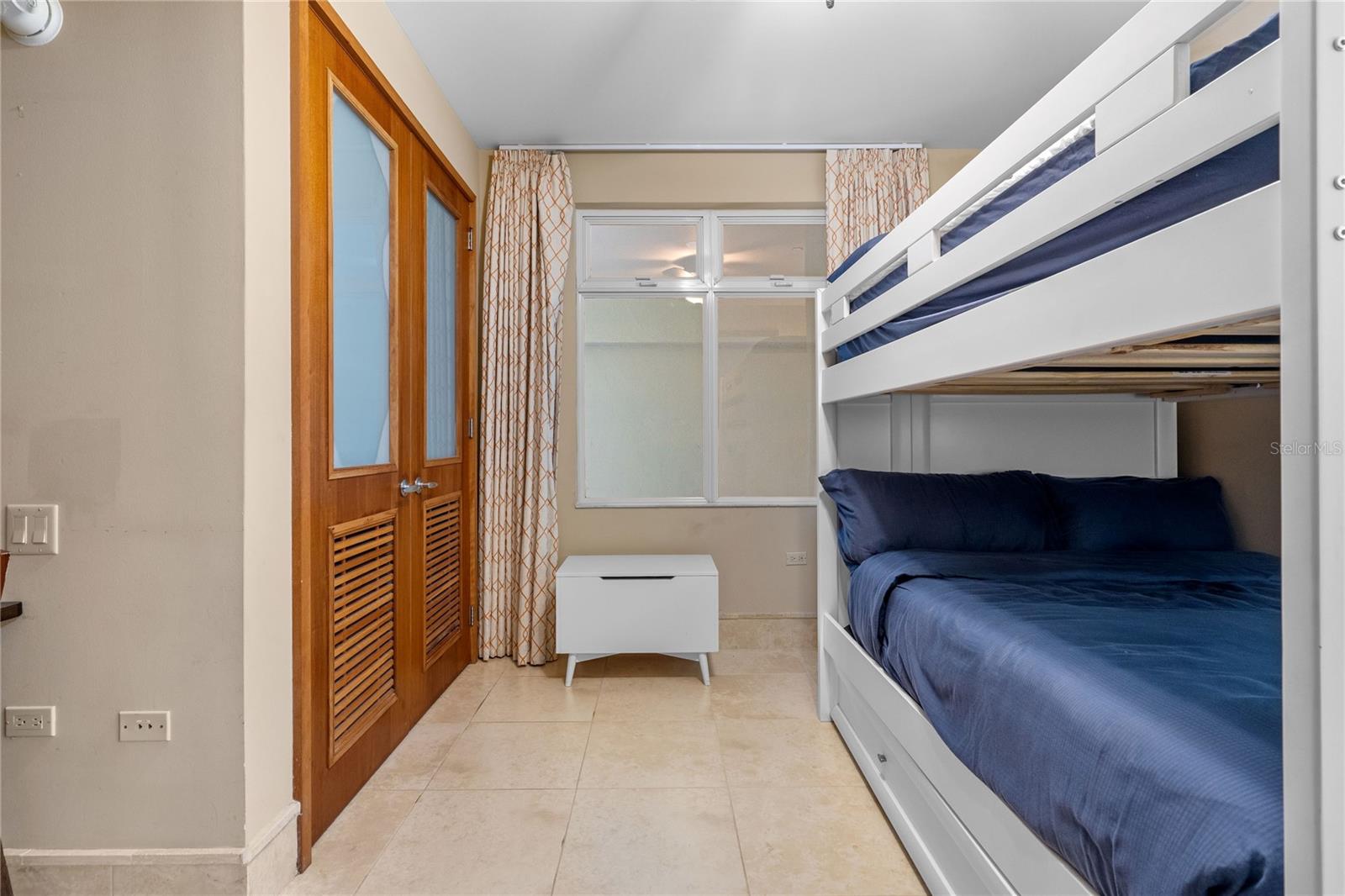 PR9117423 Property Photo