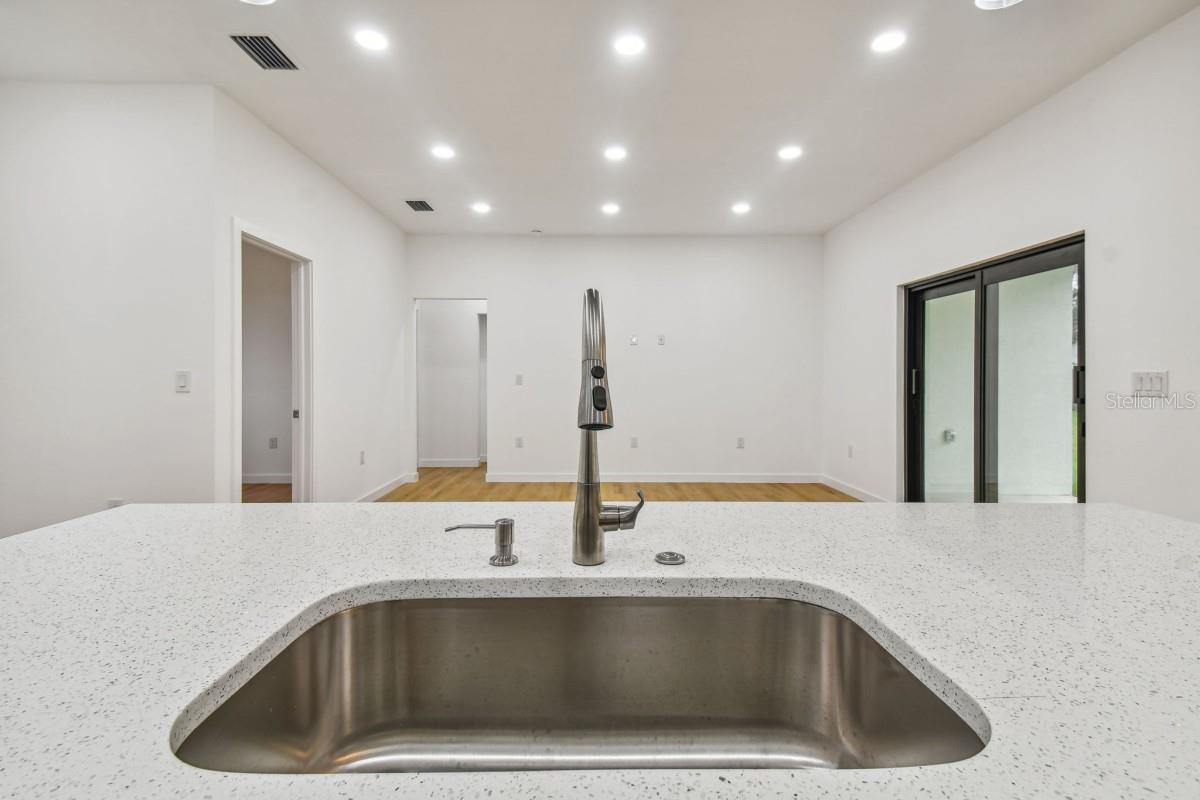 406 BORDER ST, PORT CHARLOTTE, FL, 33953