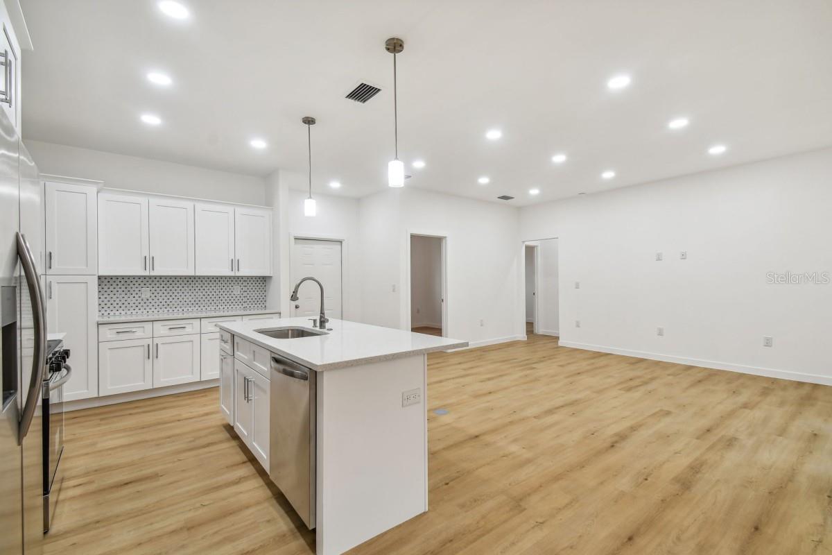 406 BORDER ST, PORT CHARLOTTE, FL, 33953