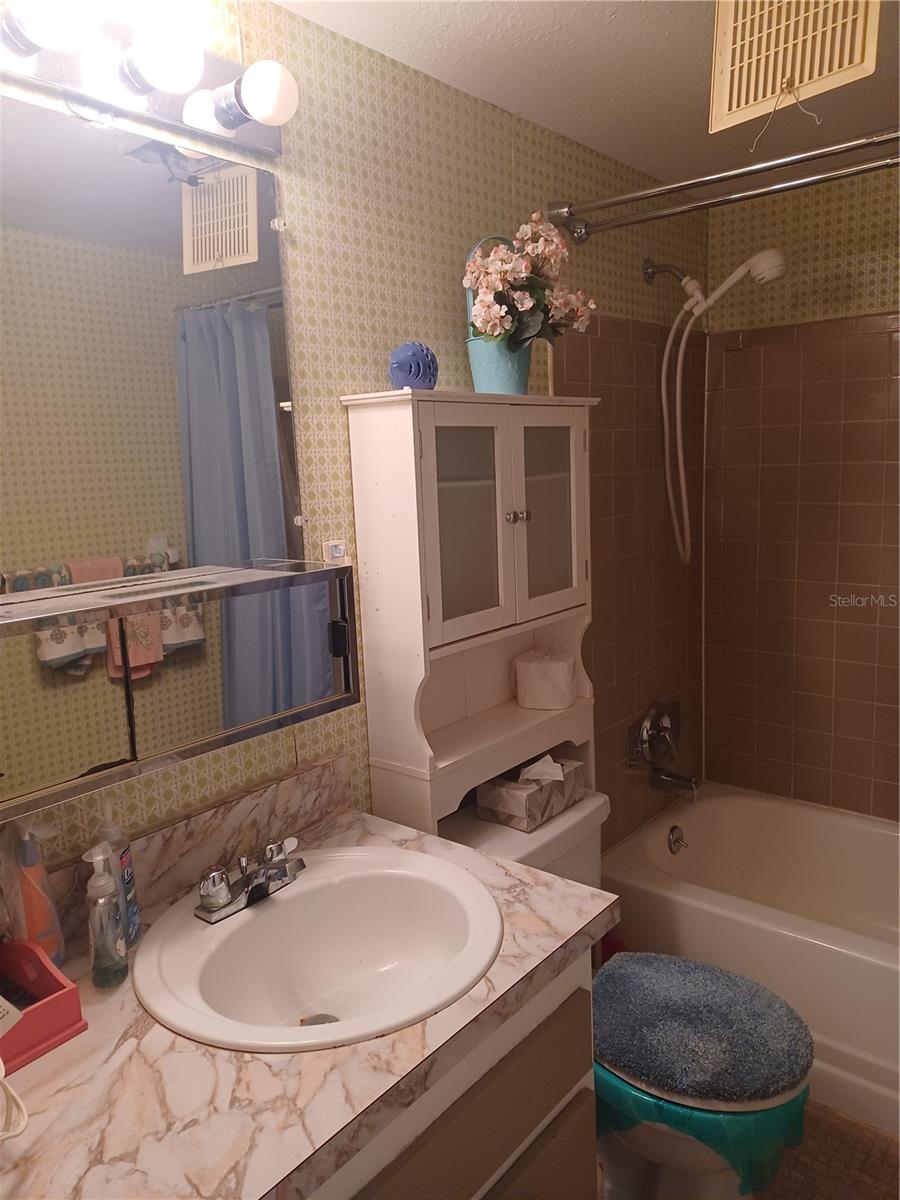 TB8448912 Property Photo