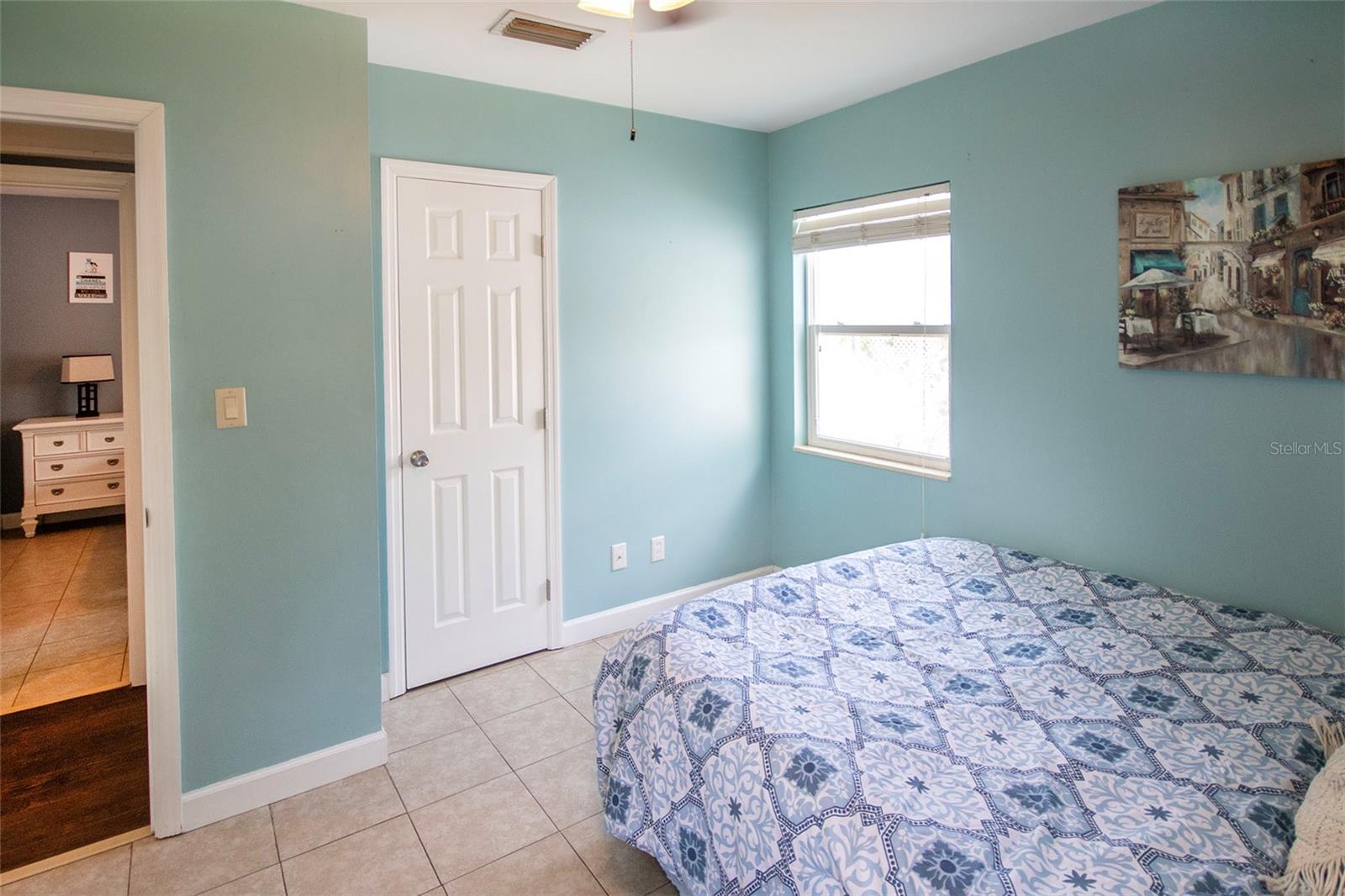 1725 BRADSHAW LN N, ST PETERSBURG, FL, 33710