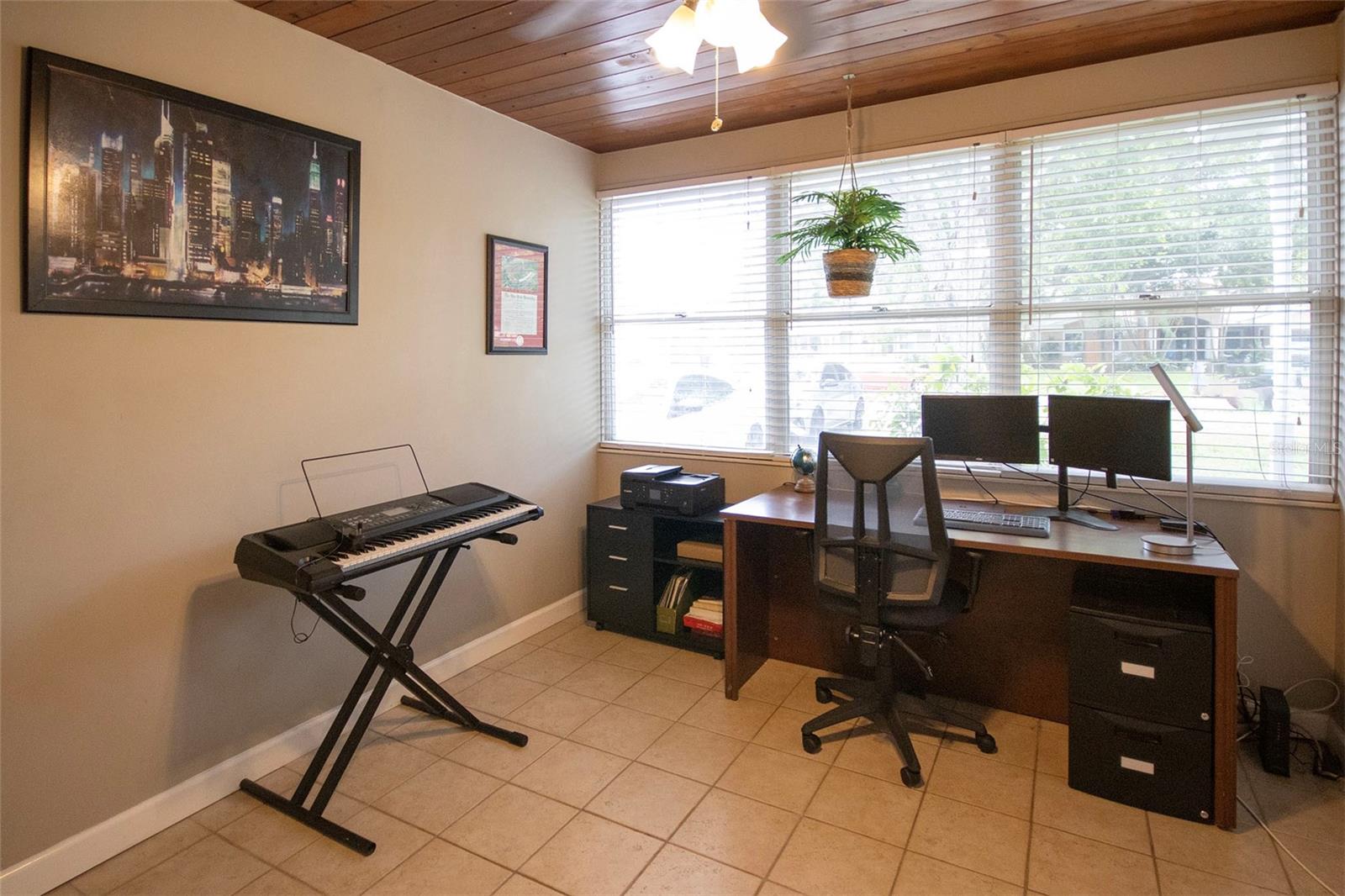 1725 BRADSHAW LN N, ST PETERSBURG, FL, 33710