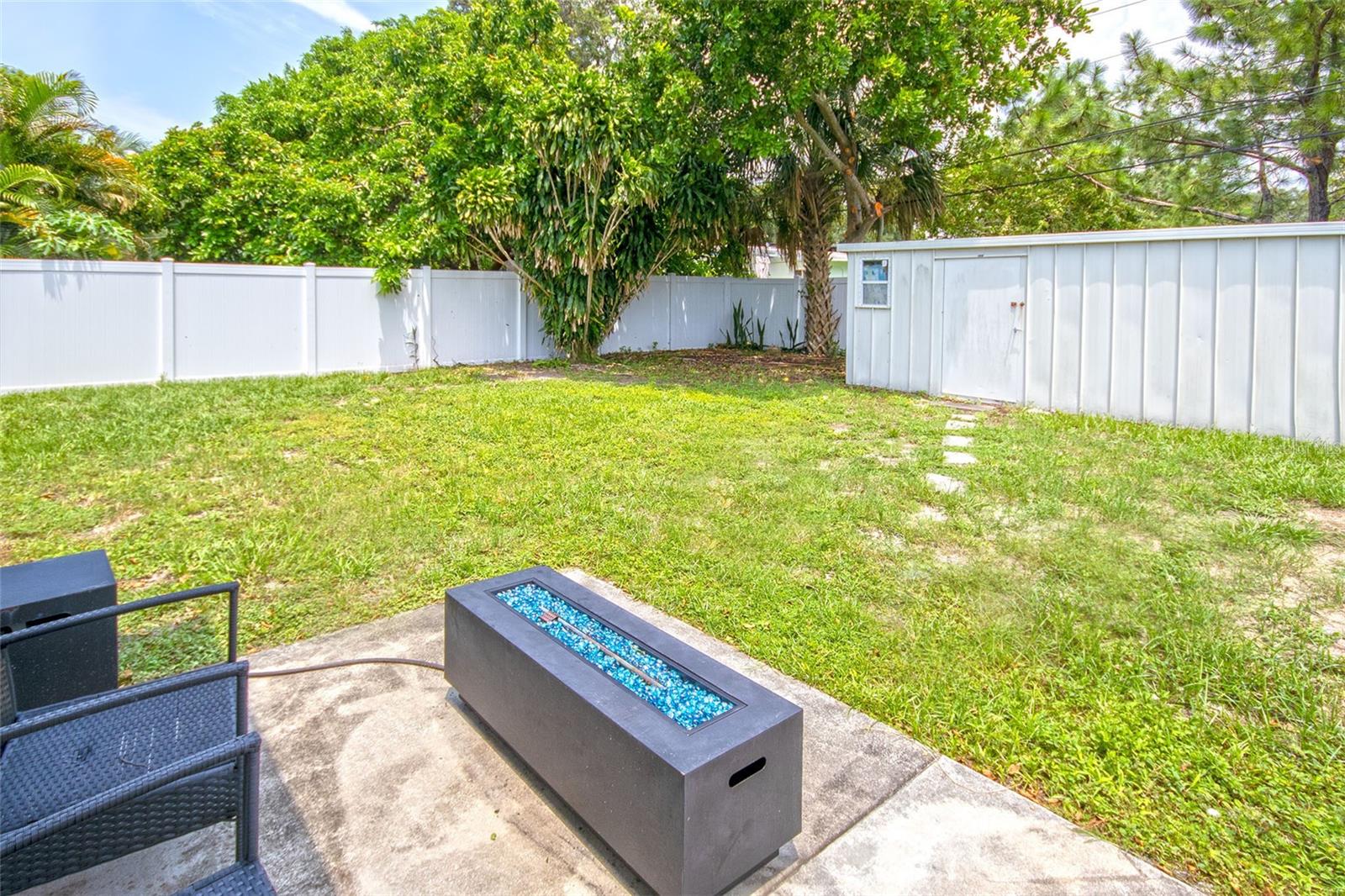 1725 BRADSHAW LN N, ST PETERSBURG, FL, 33710