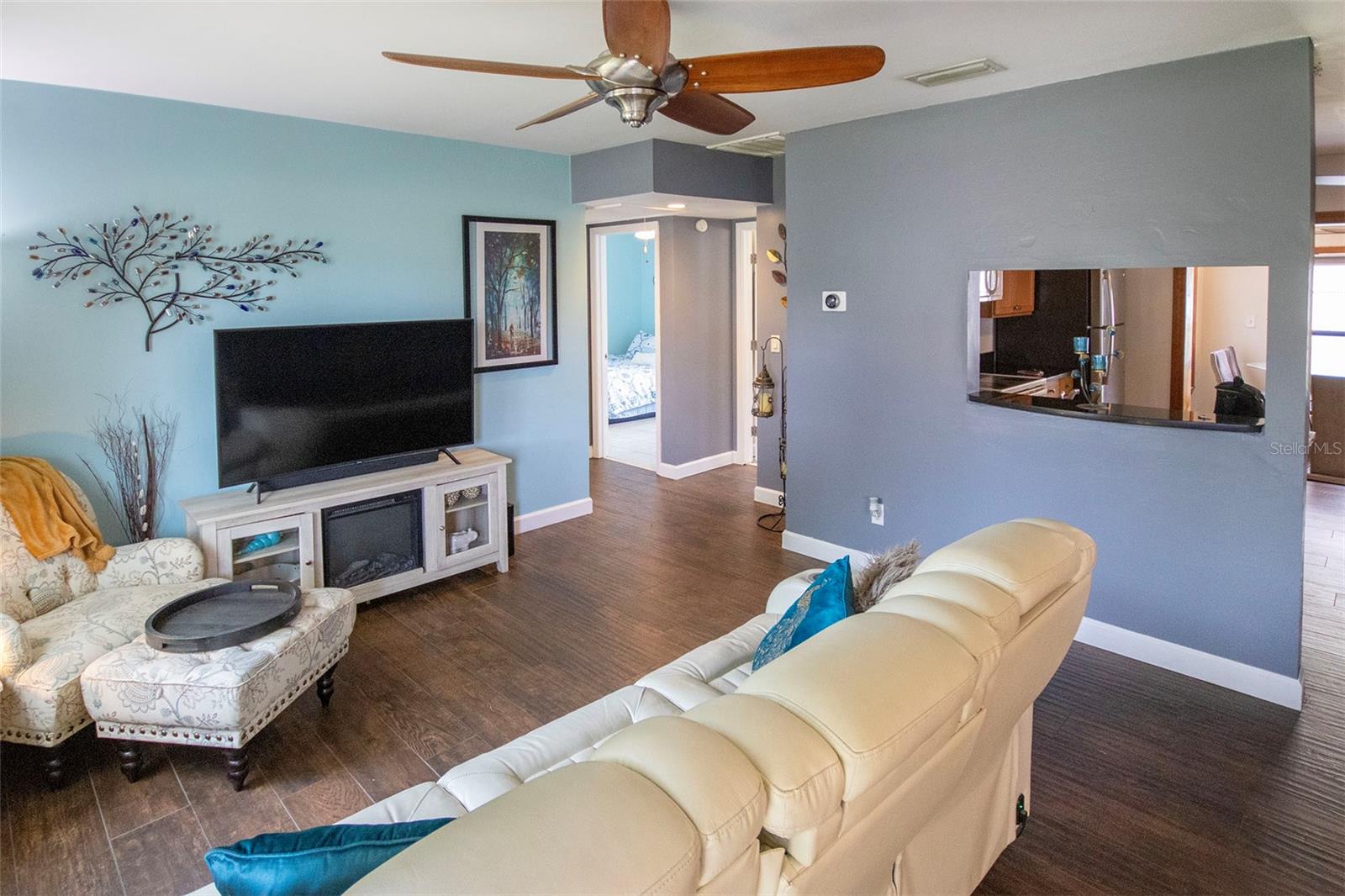 1725 BRADSHAW LN N, ST PETERSBURG, FL, 33710