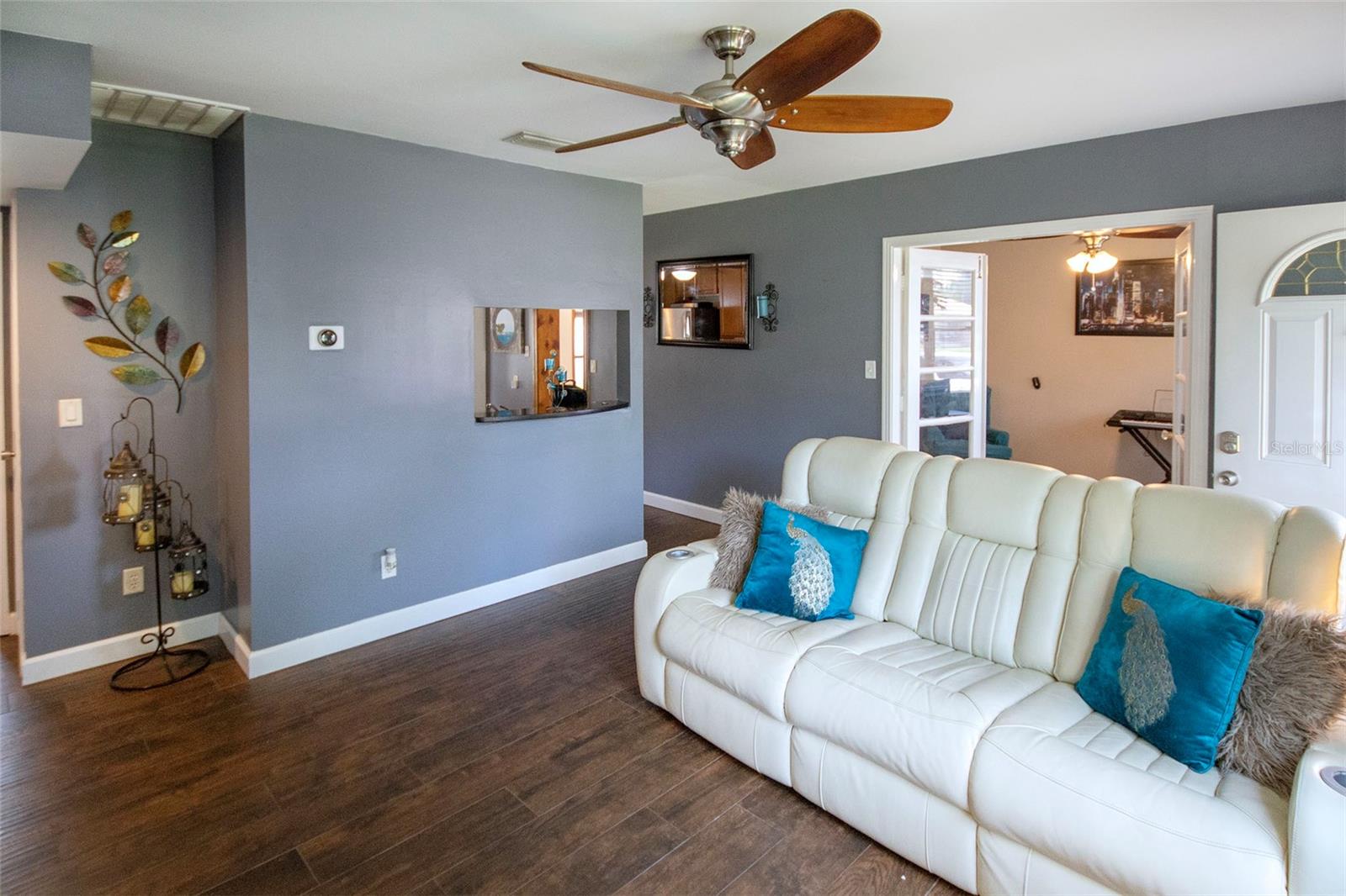 1725 BRADSHAW LN N, ST PETERSBURG, FL, 33710