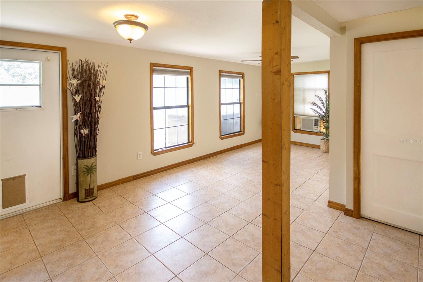 1725 BRADSHAW LN N, ST PETERSBURG, FL, 33710