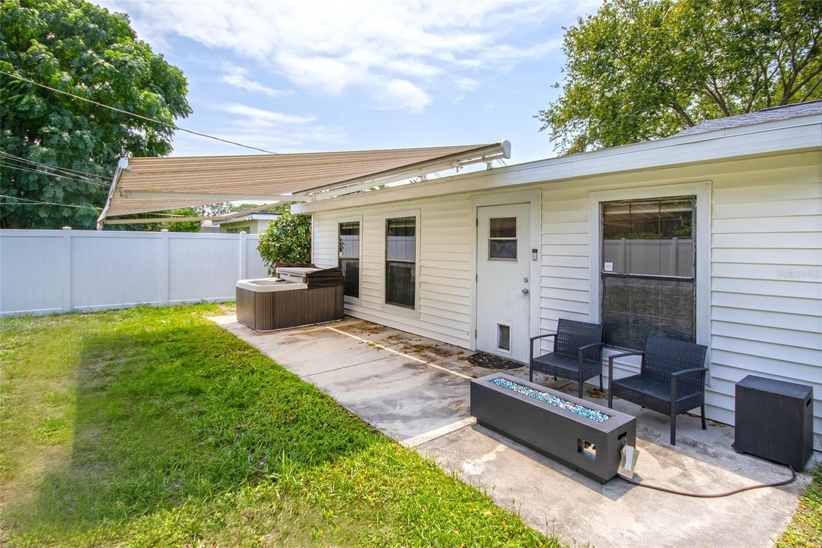 1725 BRADSHAW LN N, ST PETERSBURG, FL, 33710