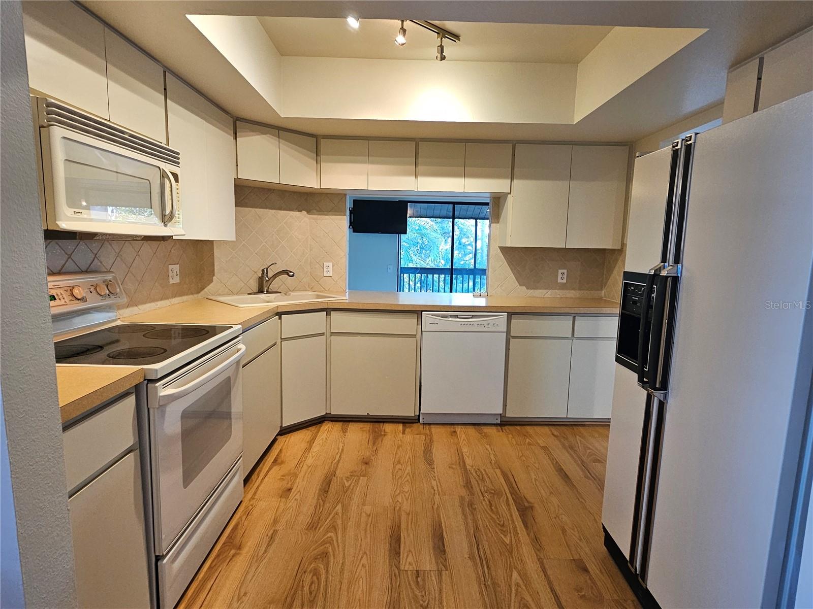 137 WOODLAND PL, OSPREY, FL, 34229