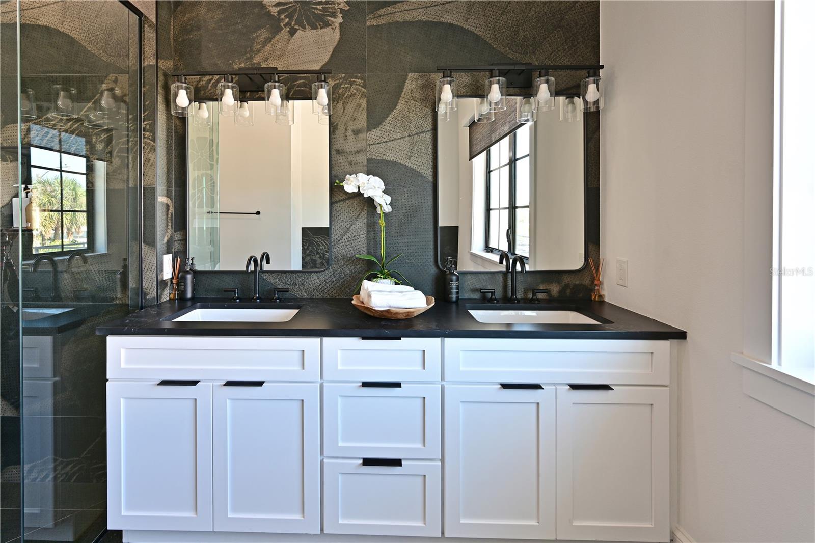 A4672370 Property Photo