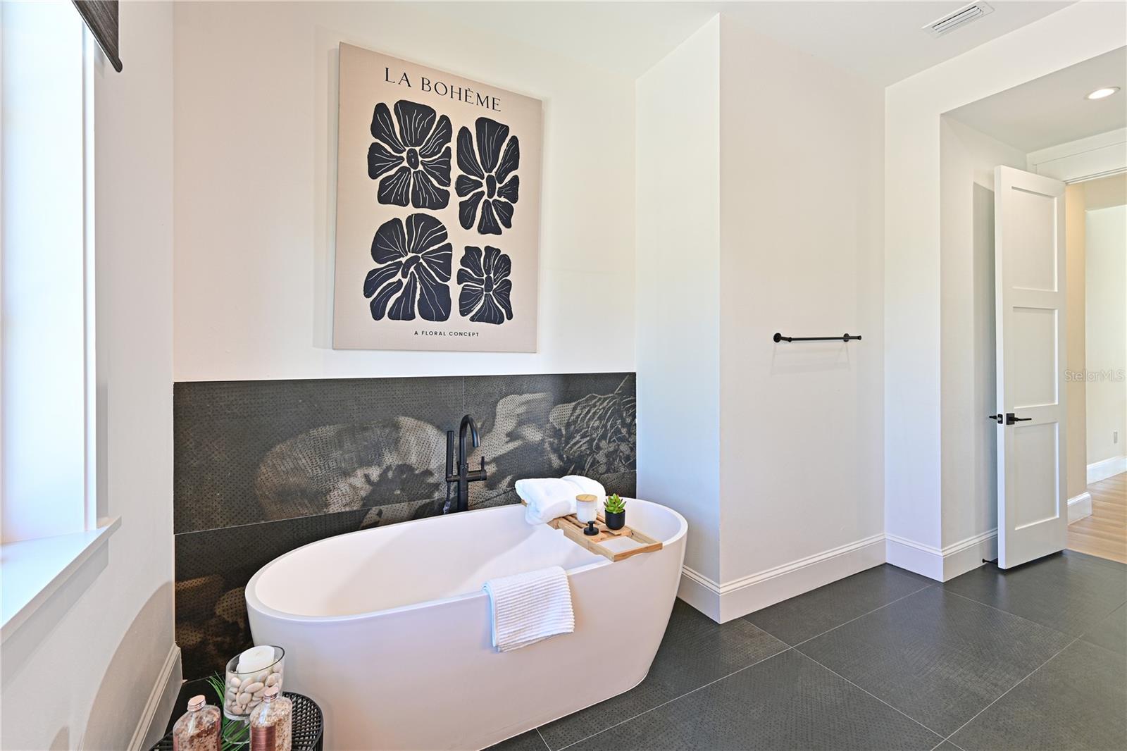 A4672370 Property Photo