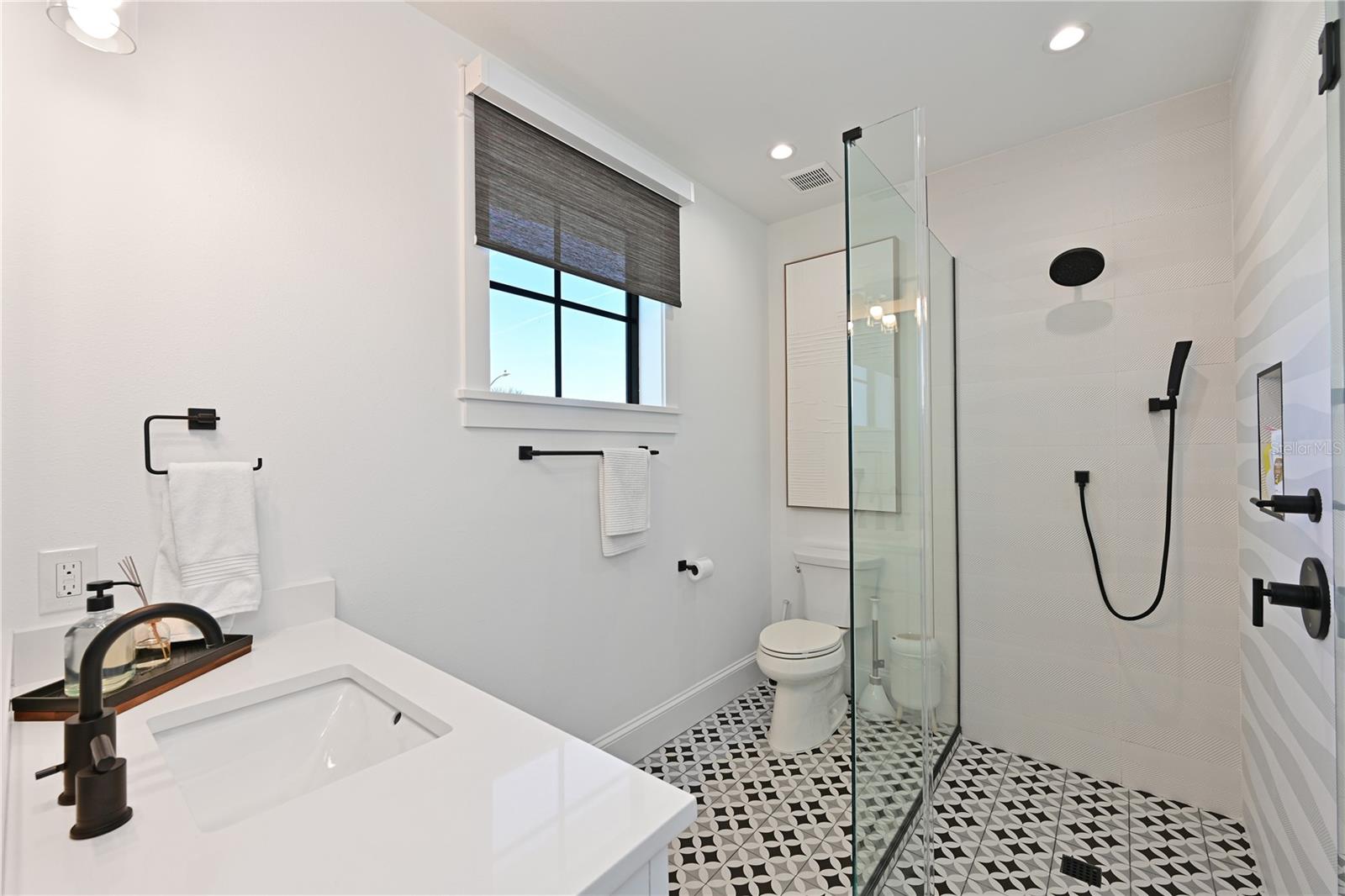 A4672370 Property Photo