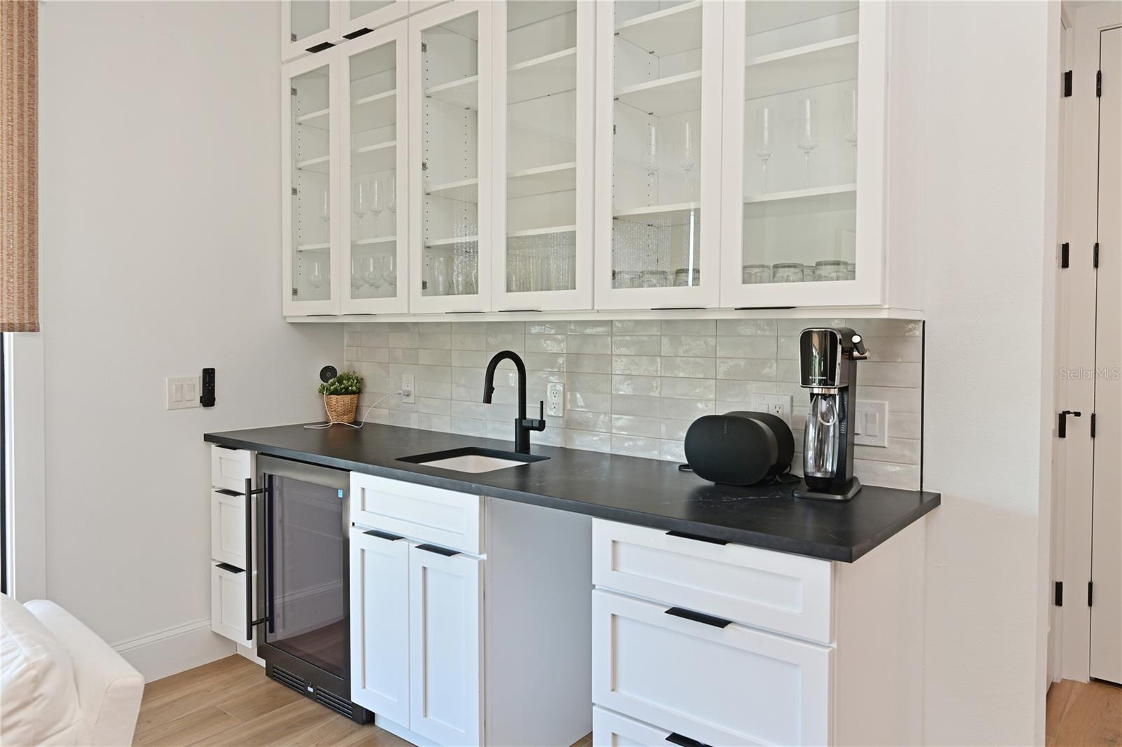 A4672370 Property Photo