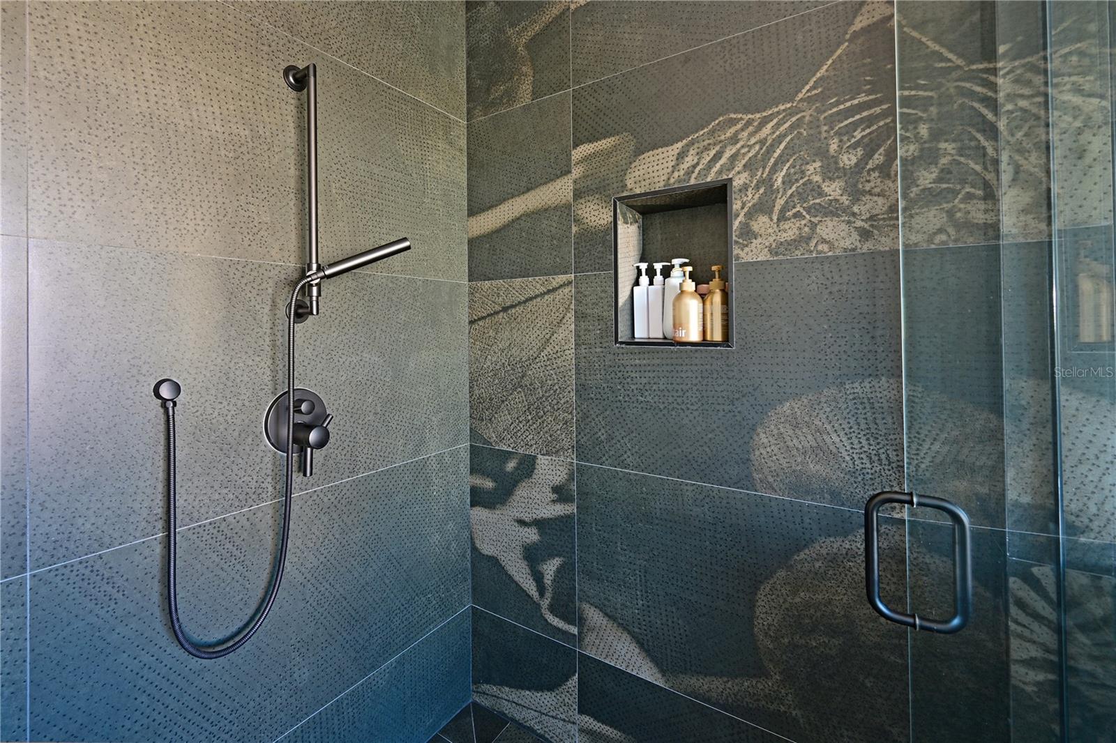 A4672370 Property Photo