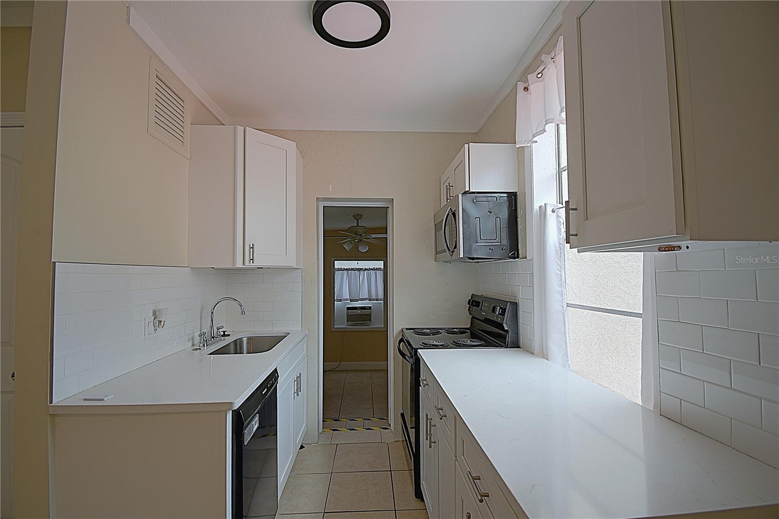 1136 AUSTRALIA AVE, DAYTONA BEACH, FL, 32114