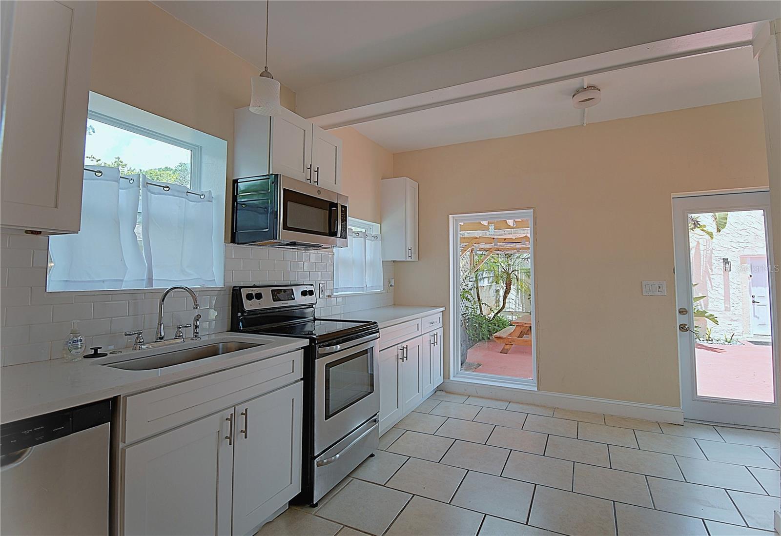 1136 AUSTRALIA AVE, DAYTONA BEACH, FL, 32114