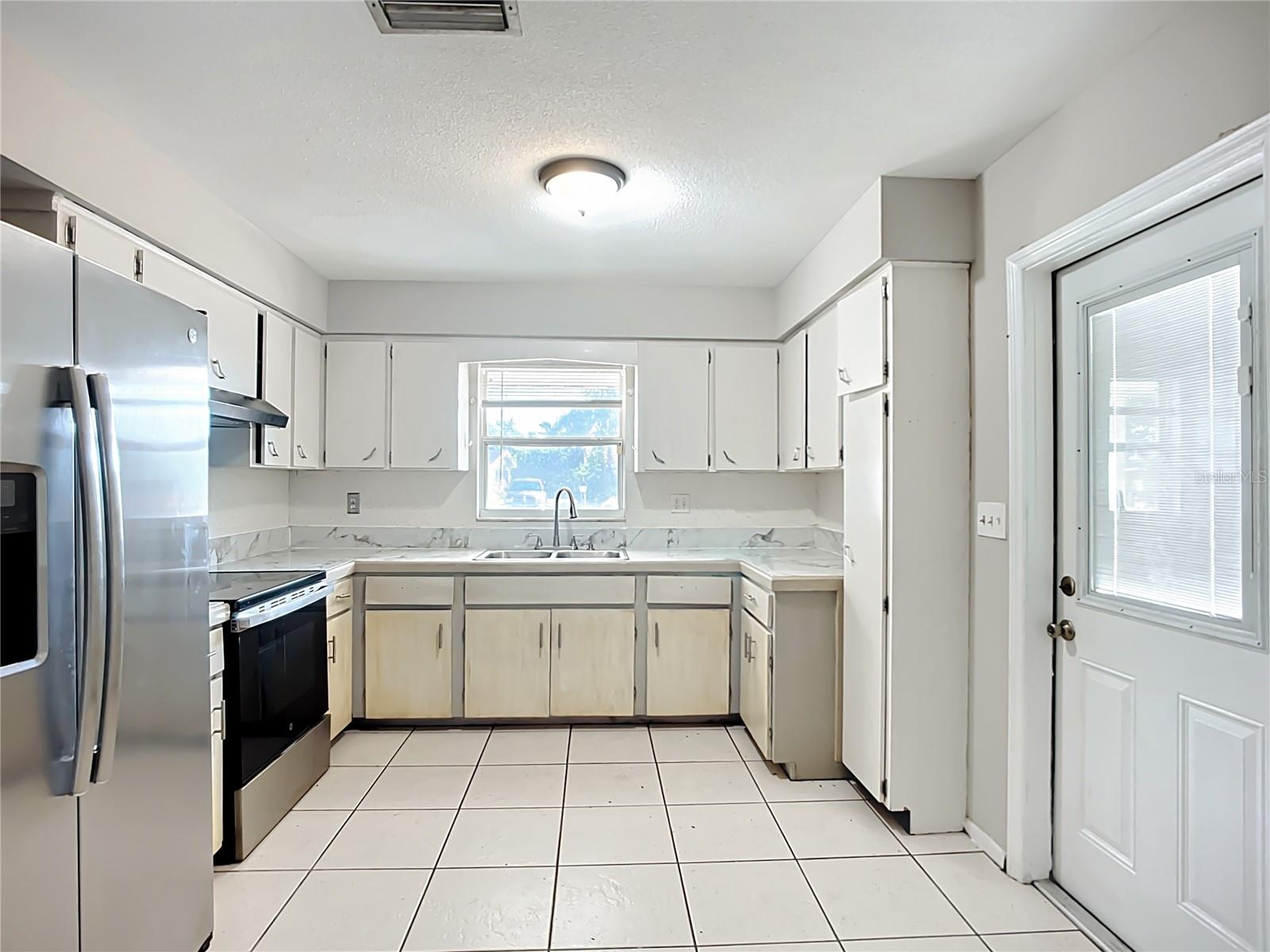 6010 NUTMEG AVE, SARASOTA, FL, 34231