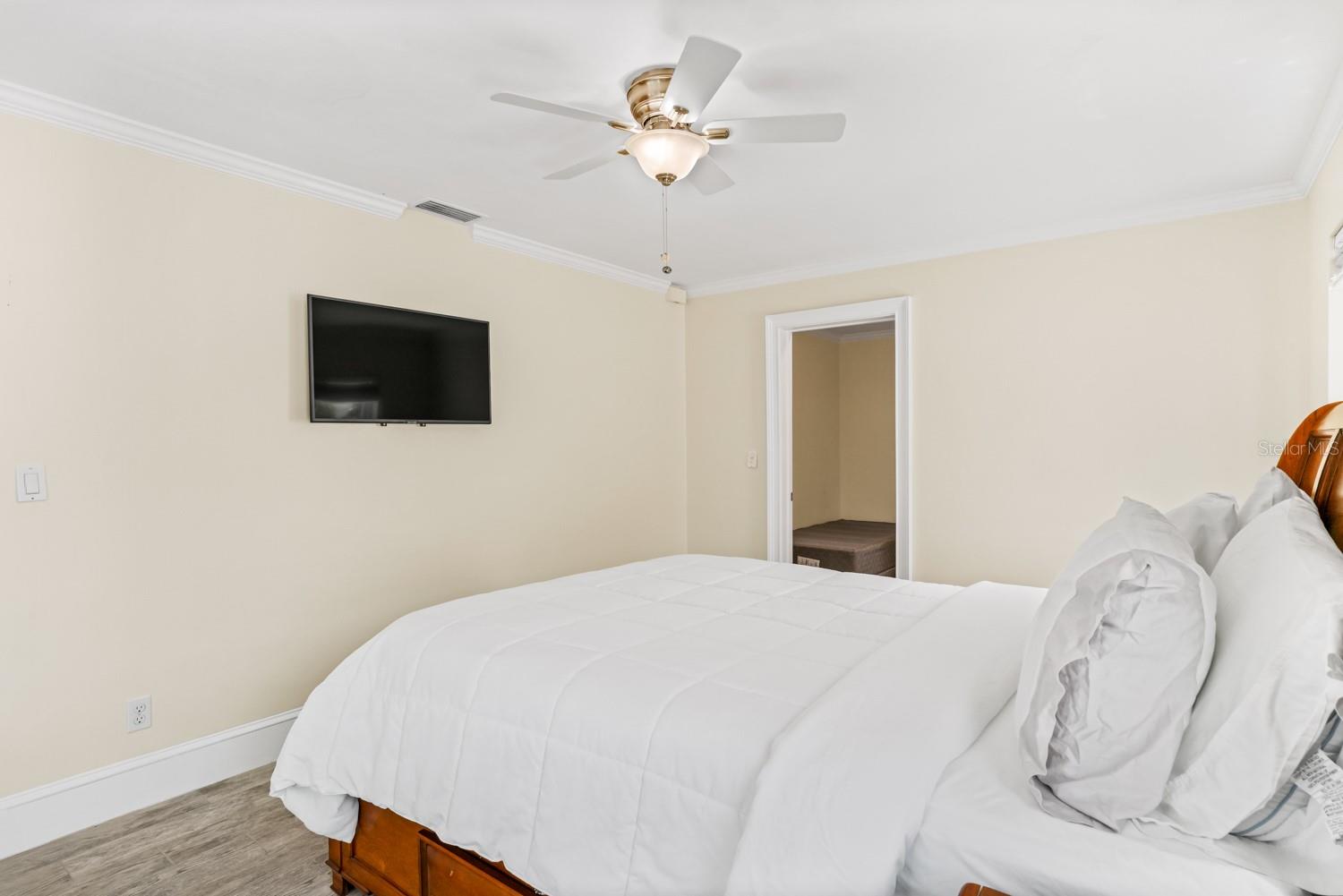 11240 7TH ST E, TREASURE ISLAND, FL, 33706