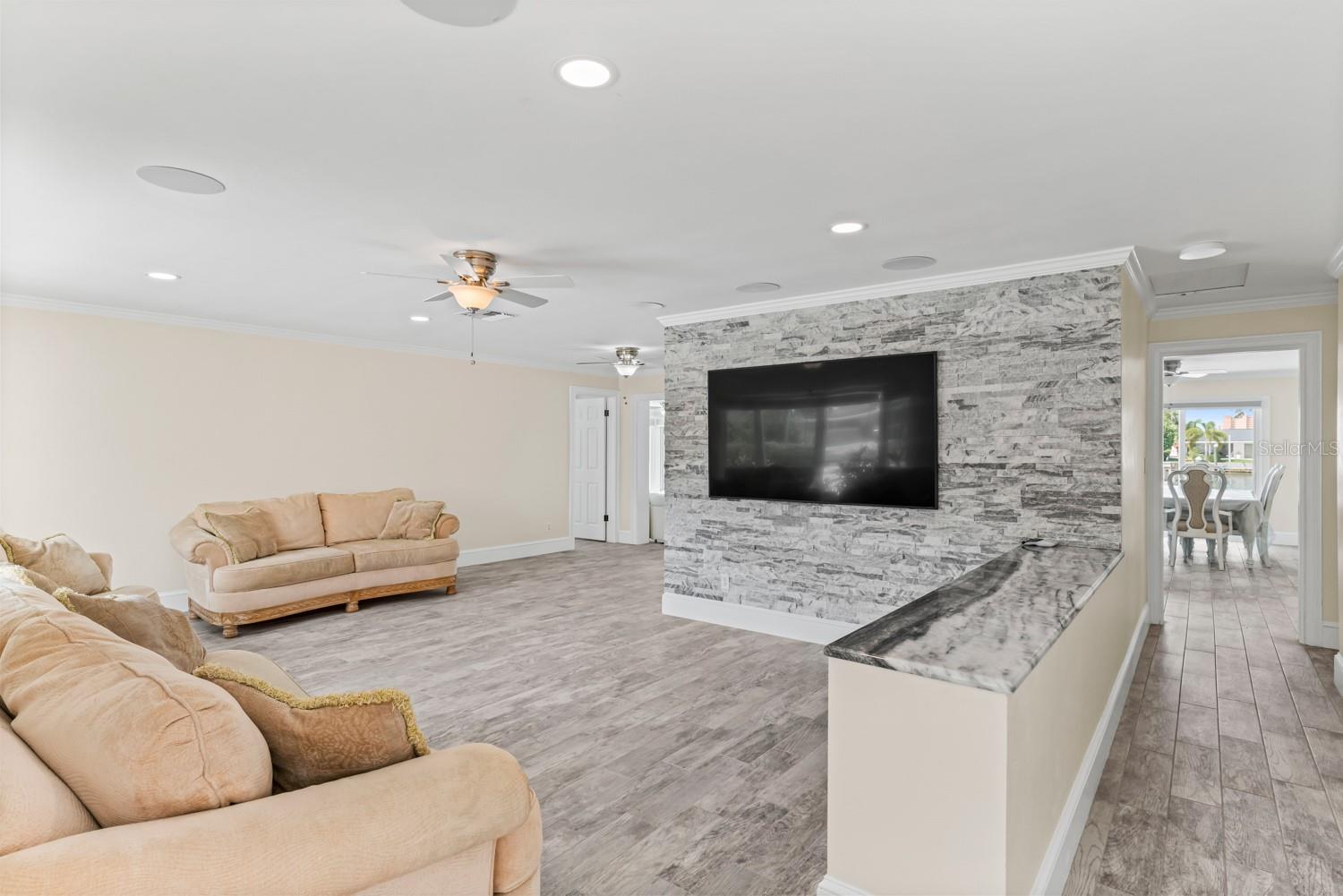 11240 7TH ST E, TREASURE ISLAND, FL, 33706