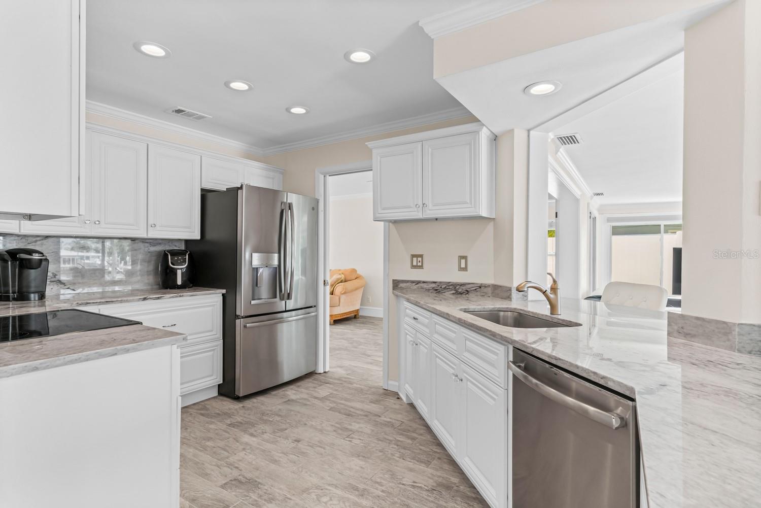 11240 7TH ST E, TREASURE ISLAND, FL, 33706