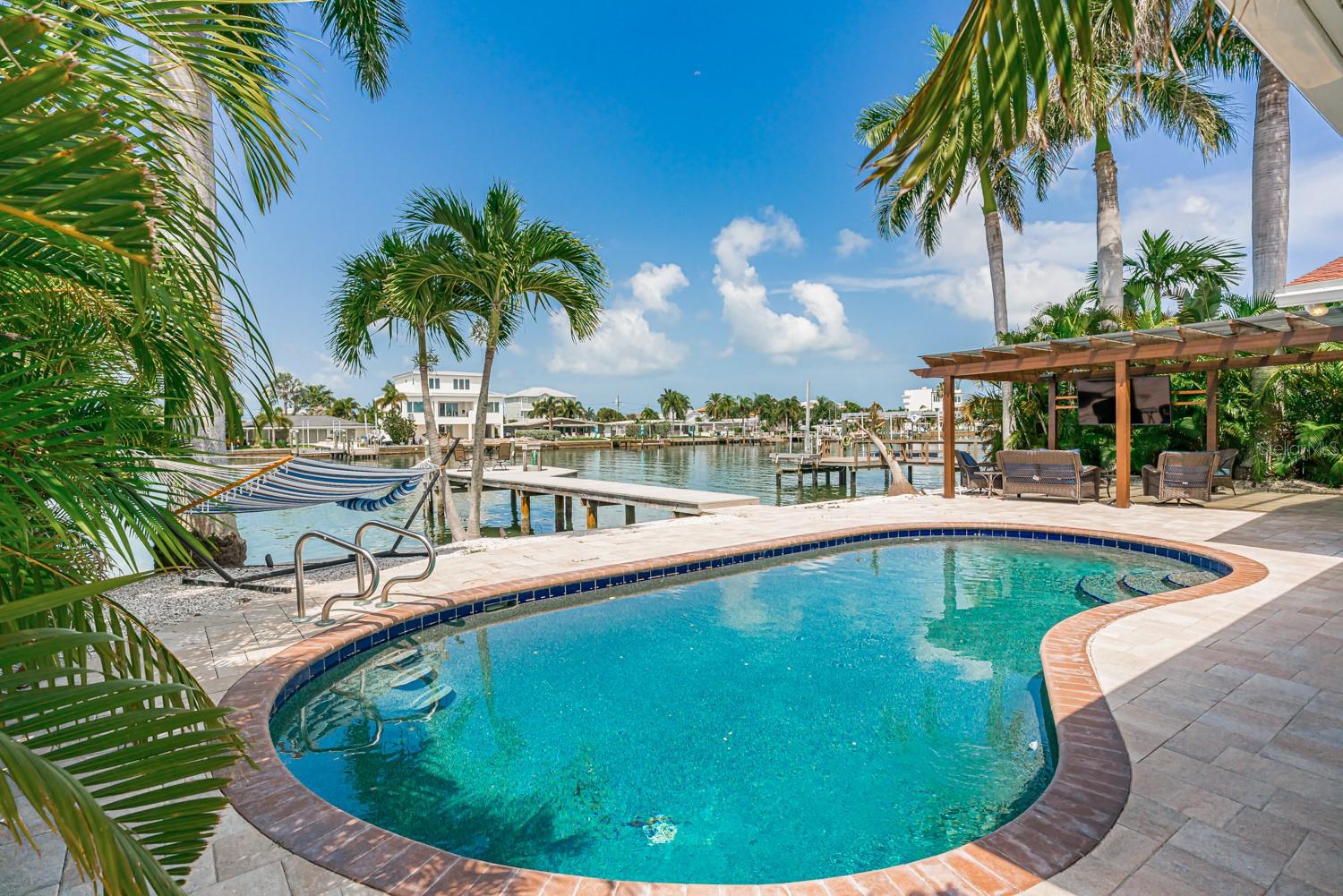 11240 7TH ST E, TREASURE ISLAND, FL, 33706