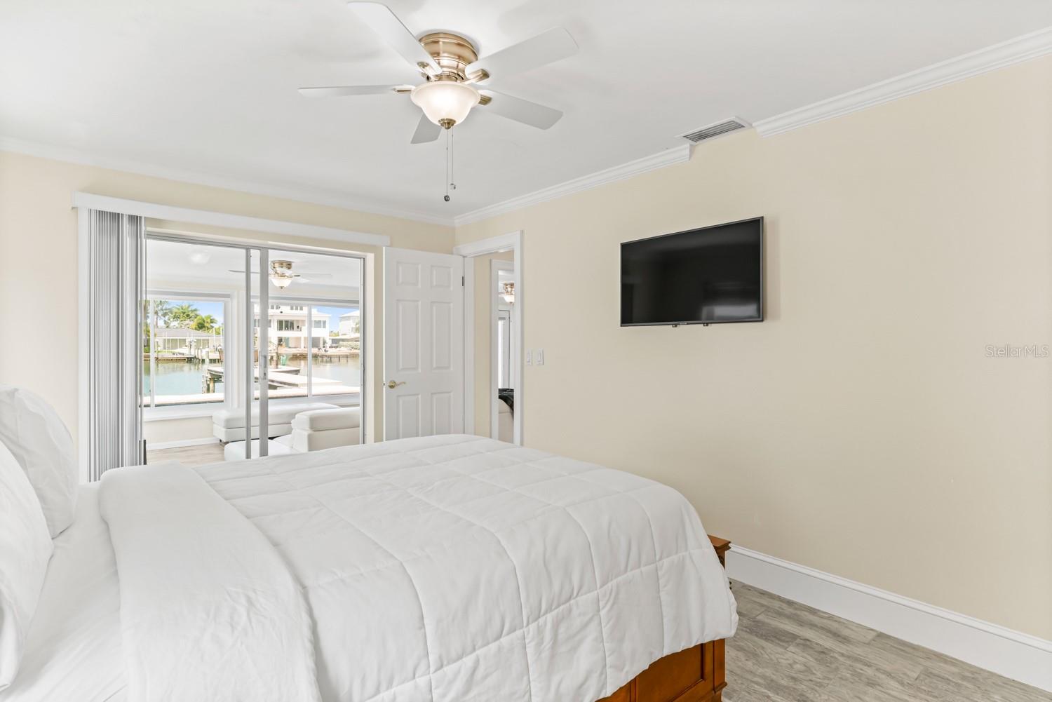 11240 7TH ST E, TREASURE ISLAND, FL, 33706