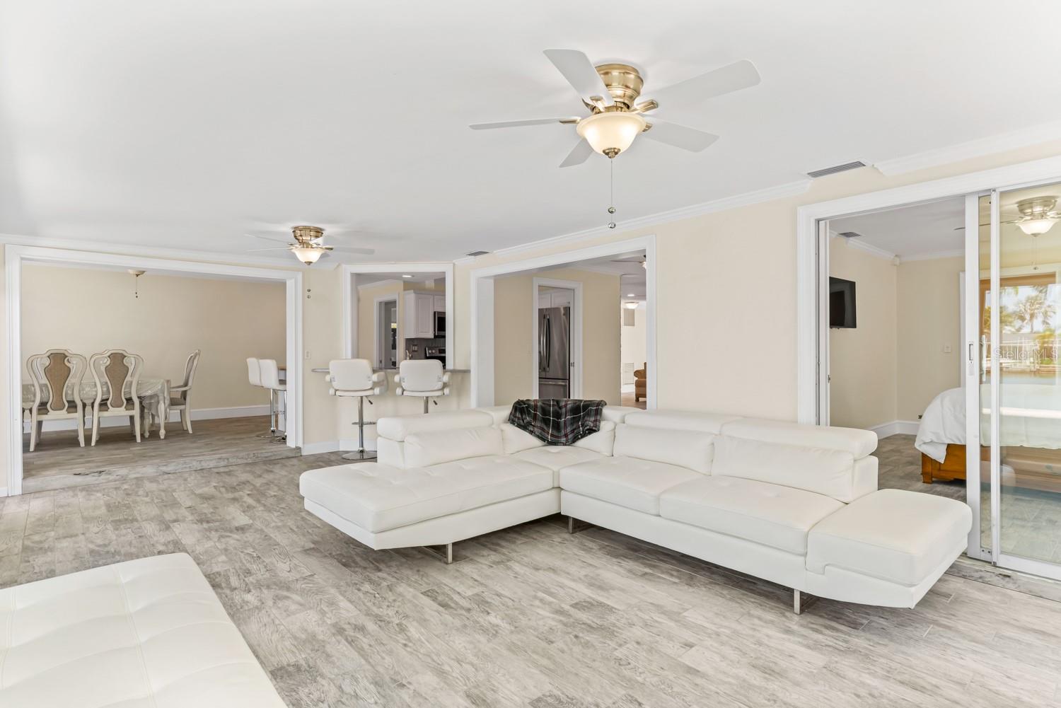 11240 7TH ST E, TREASURE ISLAND, FL, 33706