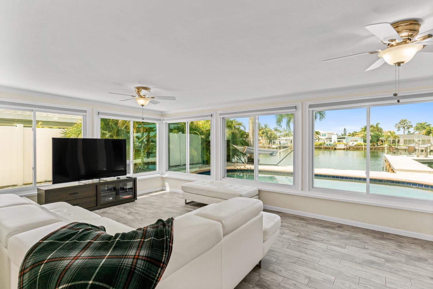 11240 7TH ST E, TREASURE ISLAND, FL, 33706