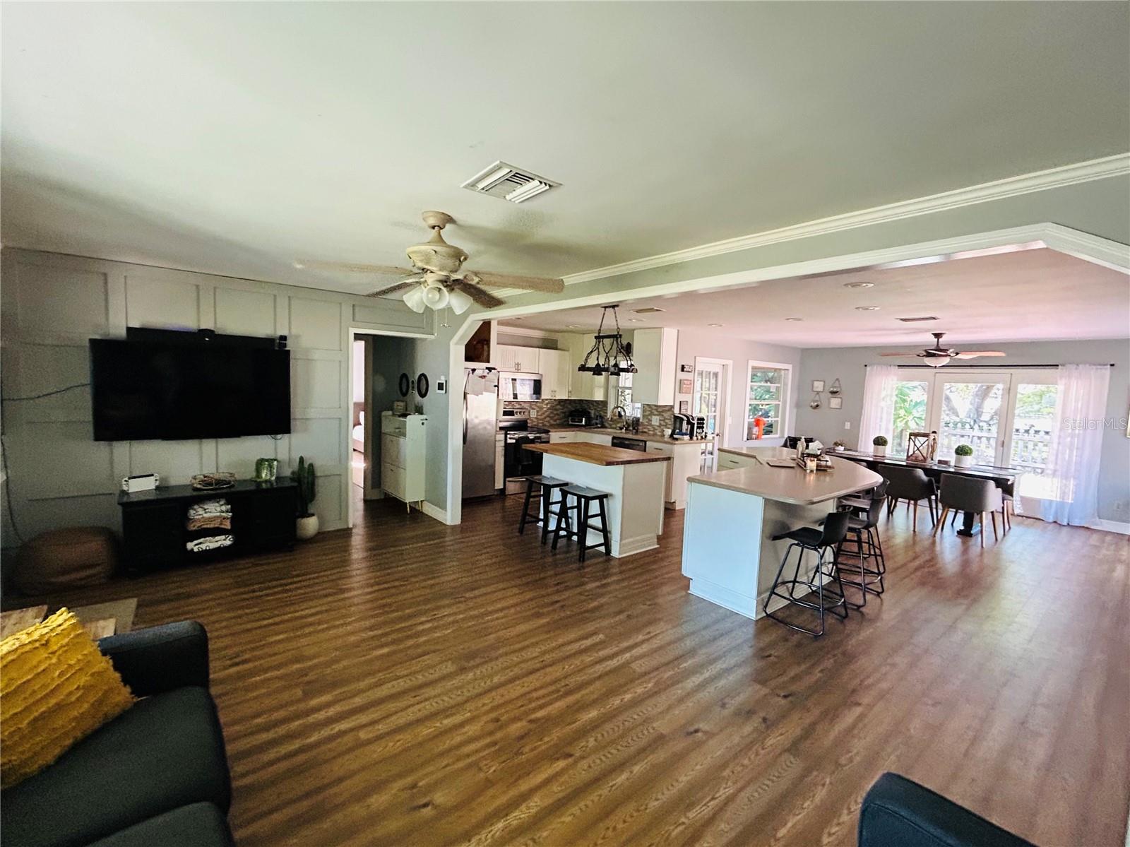 2056 59TH WAY N, CLEARWATER, FL, 33760