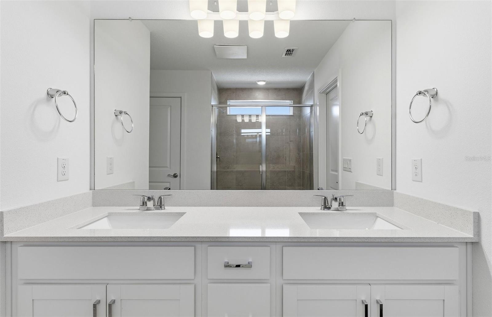 Owner's Bath w/Dual Sinks