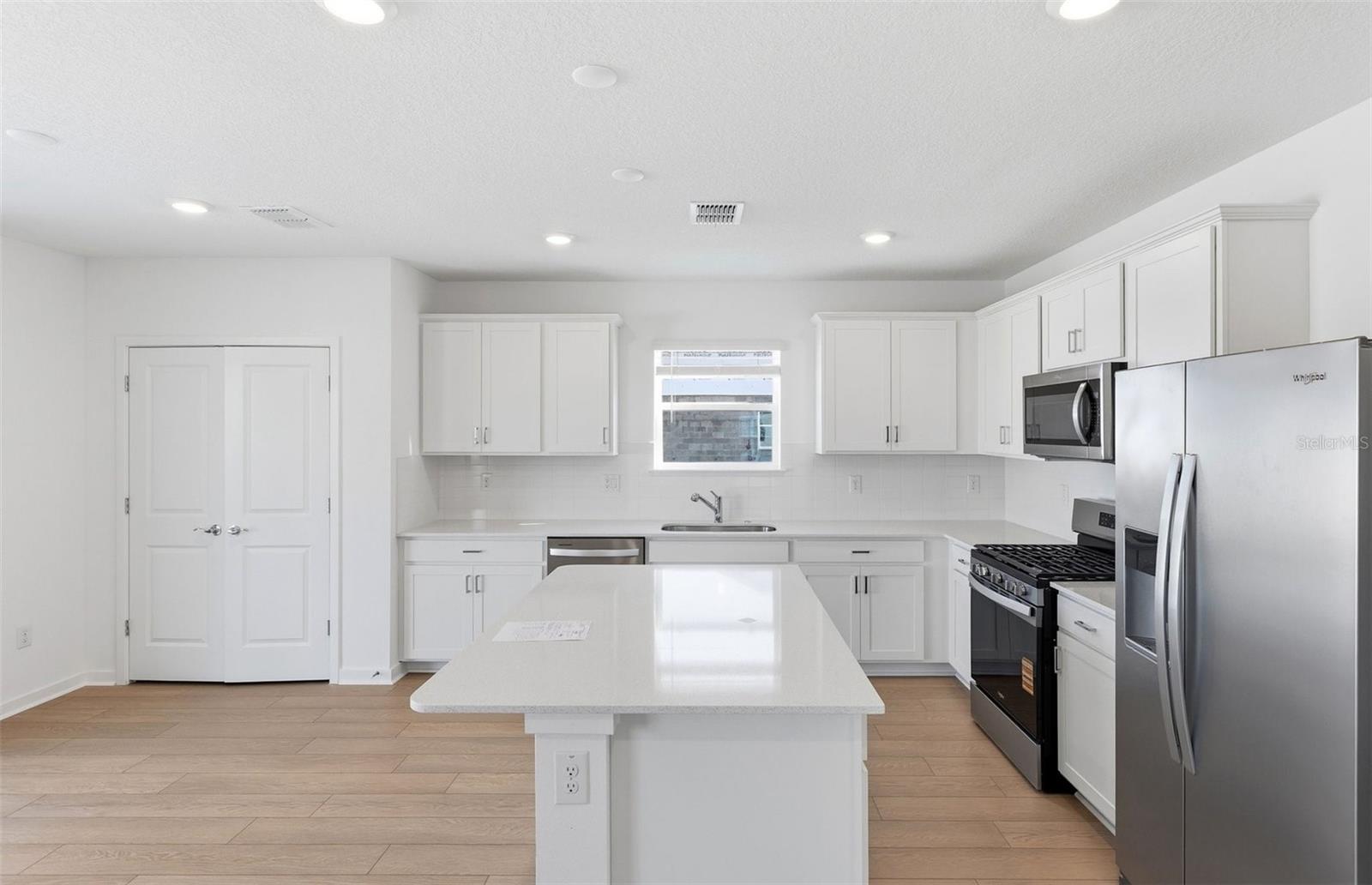 Open Kitchen to Cafe