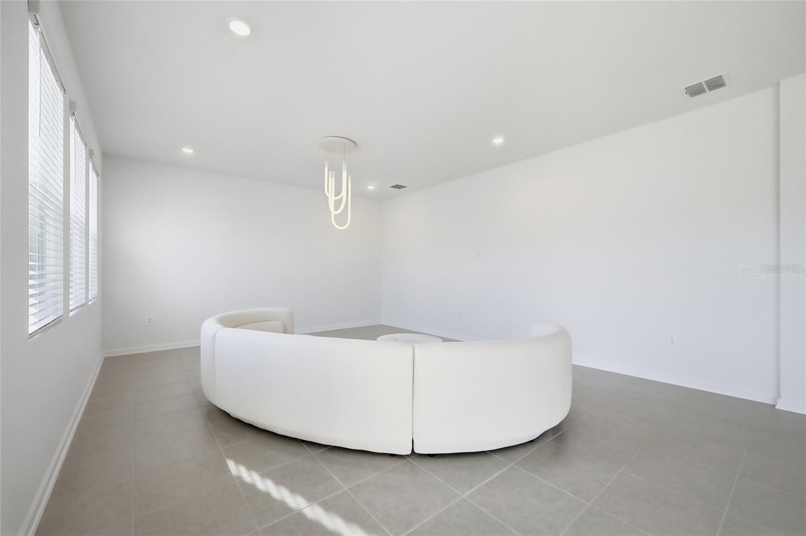 694 PERONI AVE, DEBARY, FL, 32713