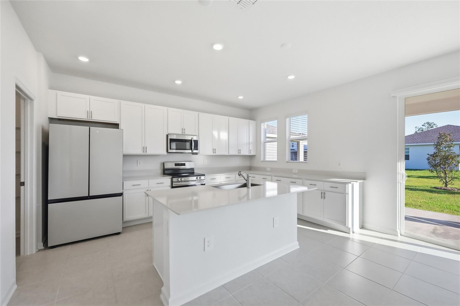 694 PERONI AVE, DEBARY, FL, 32713