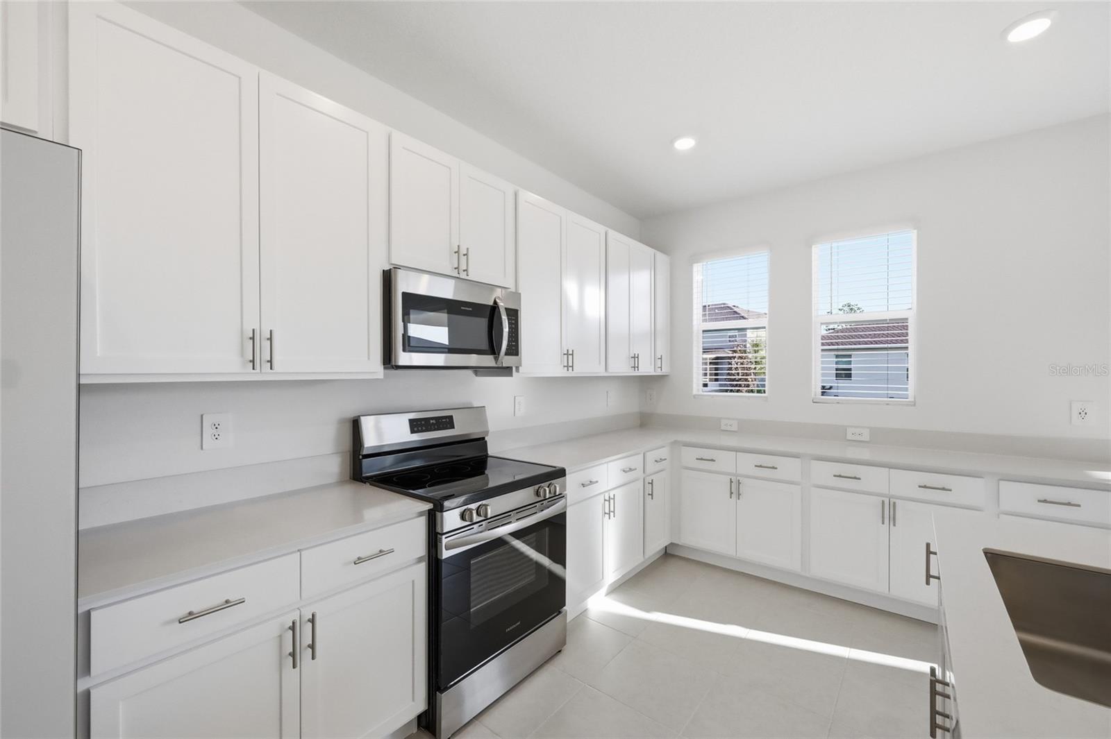 694 PERONI AVE, DEBARY, FL, 32713