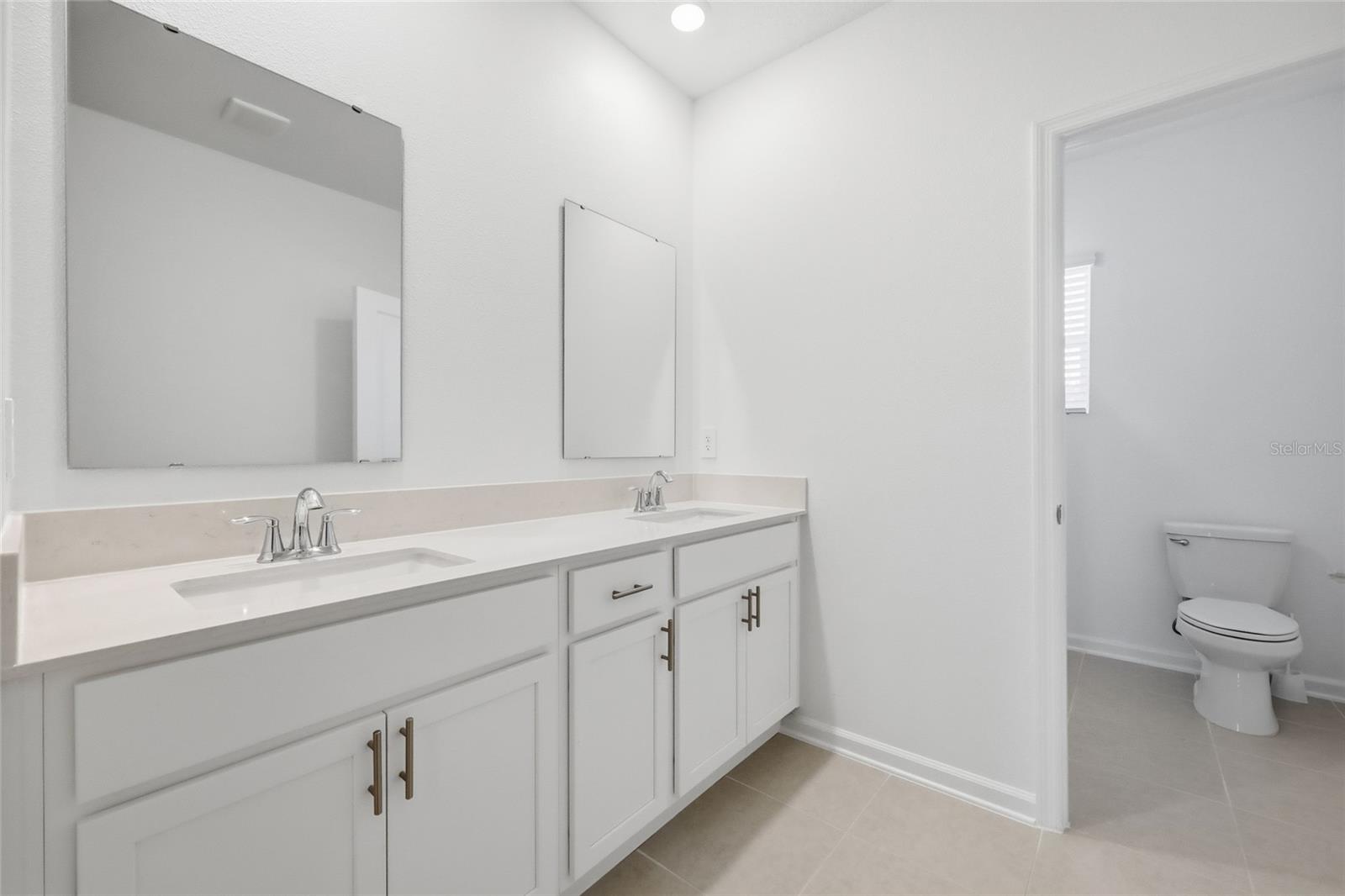 694 PERONI AVE, DEBARY, FL, 32713