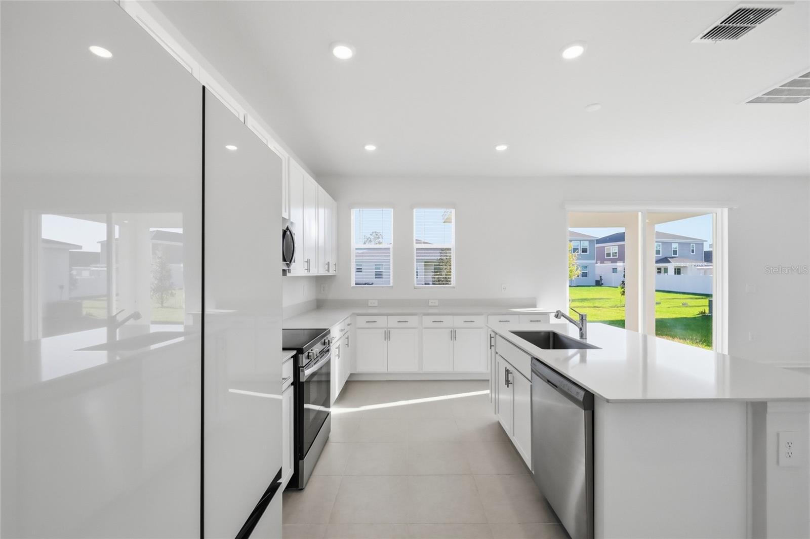 694 PERONI AVE, DEBARY, FL, 32713