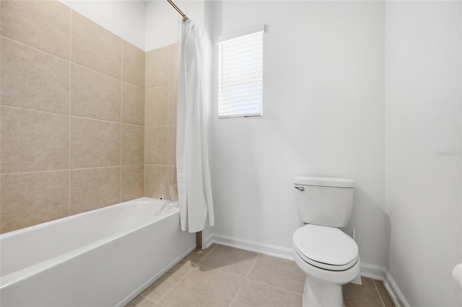 694 PERONI AVE, DEBARY, FL, 32713