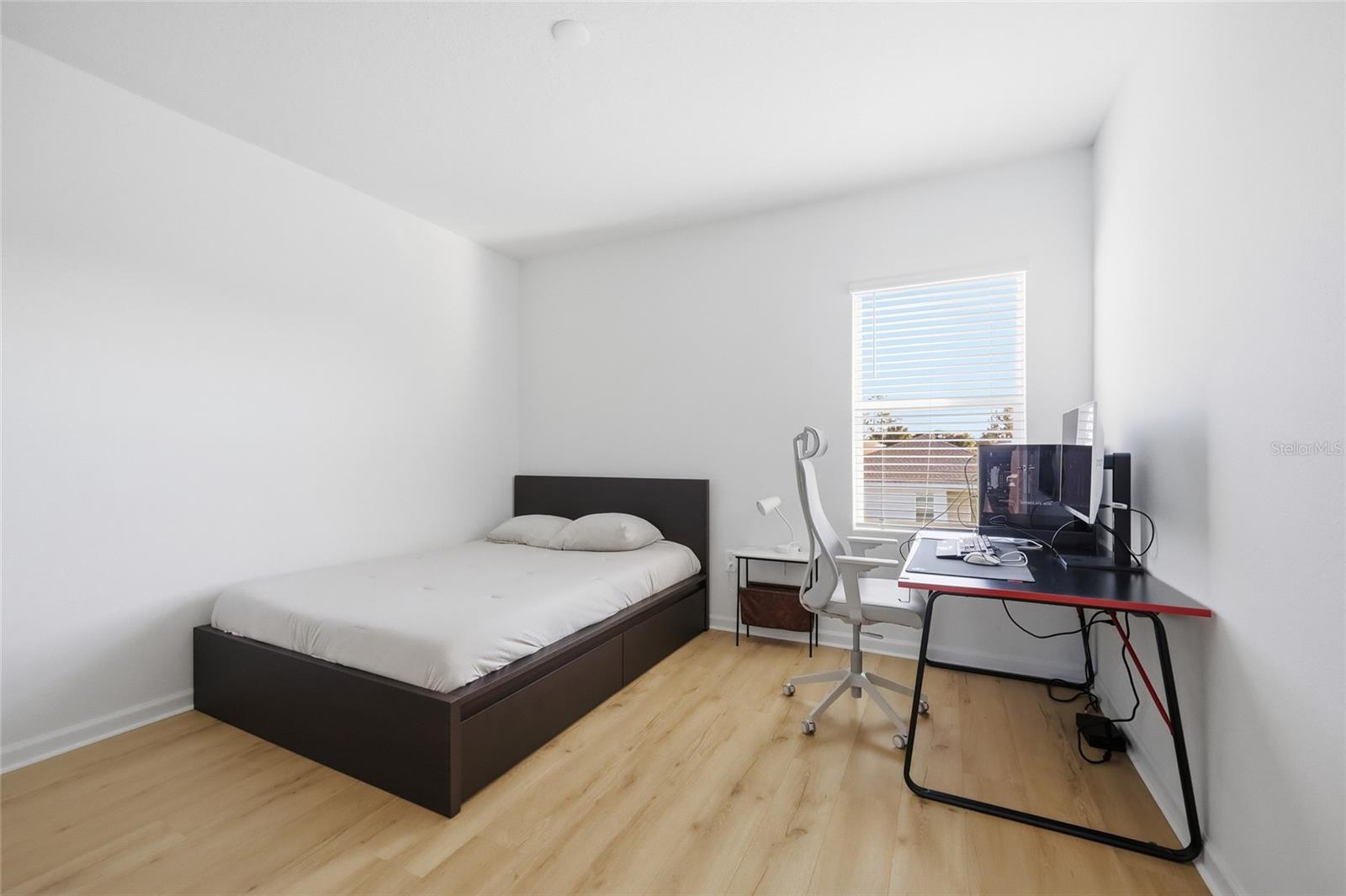 694 PERONI AVE, DEBARY, FL, 32713