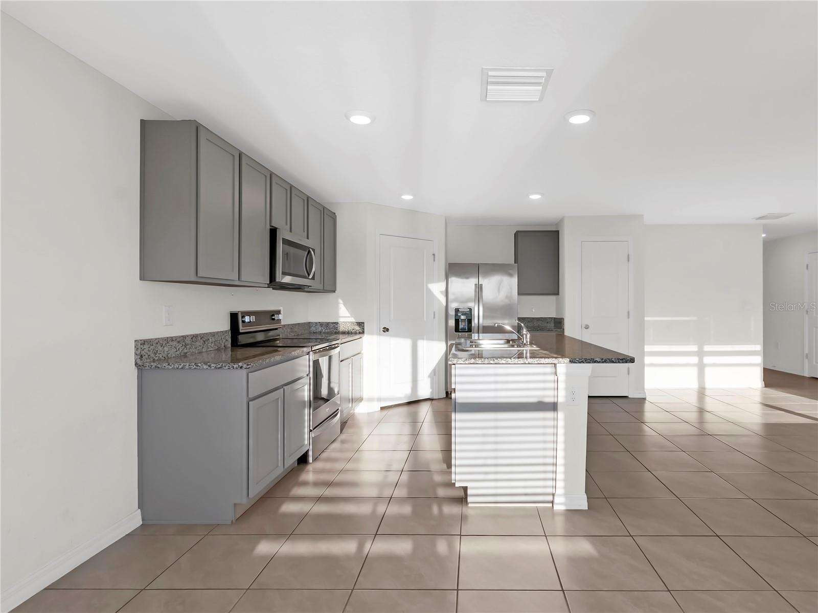 16645 MOSAIC OAR DR, WIMAUMA, FL, 33598