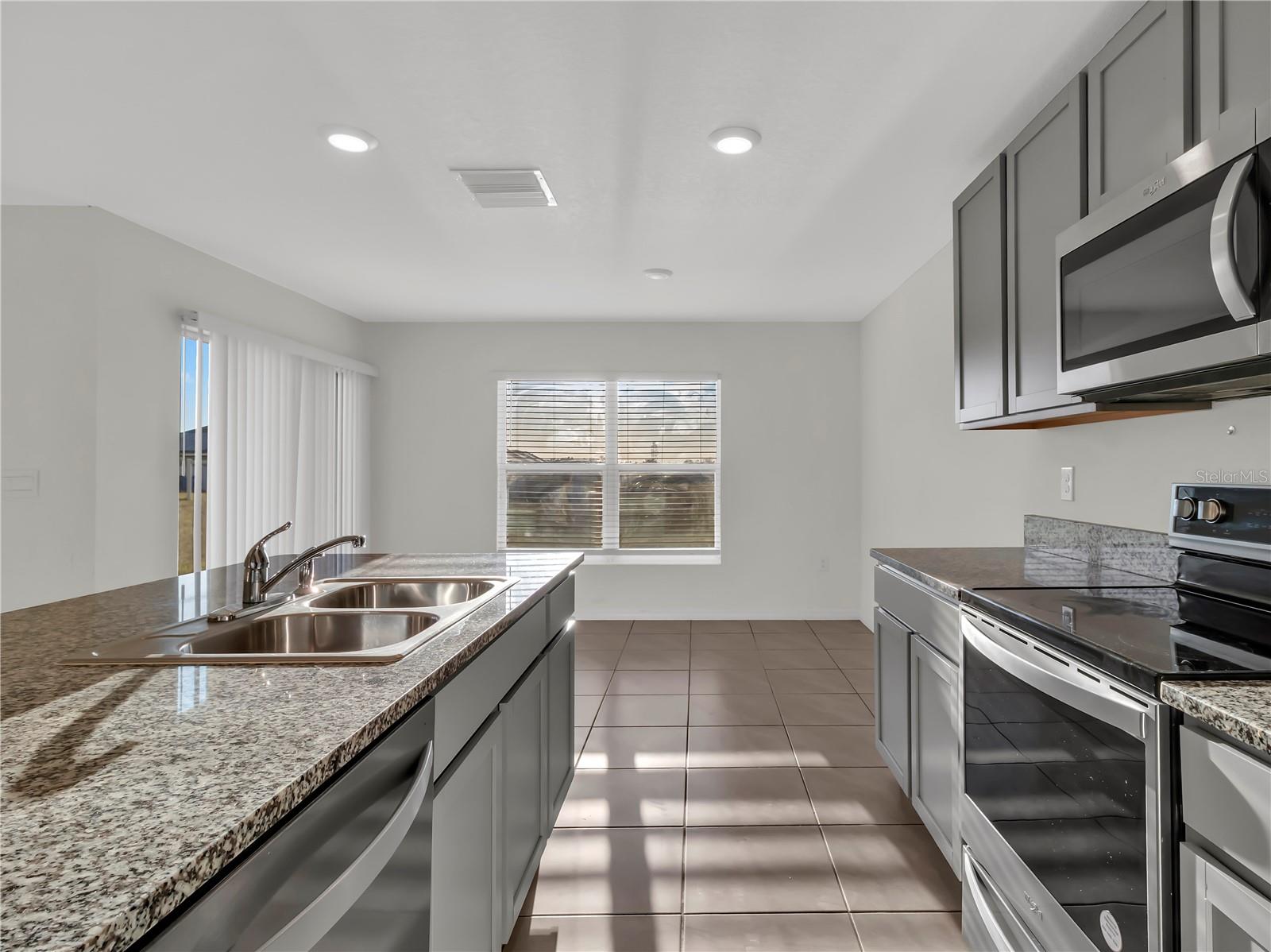 16645 MOSAIC OAR DR, WIMAUMA, FL, 33598