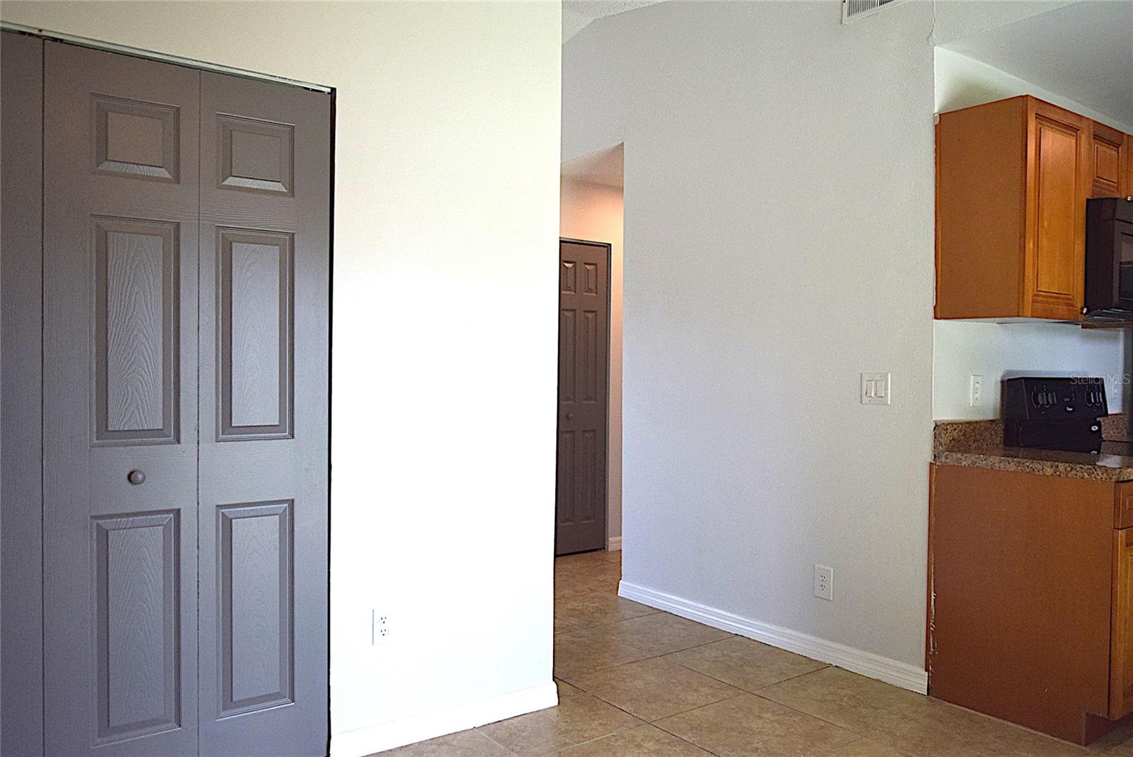 1242 MOHRLAKE DR, BRANDON, FL, 33511