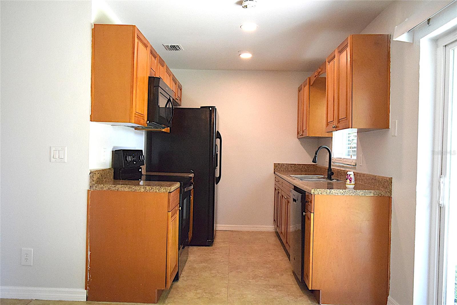 1242 MOHRLAKE DR, BRANDON, FL, 33511