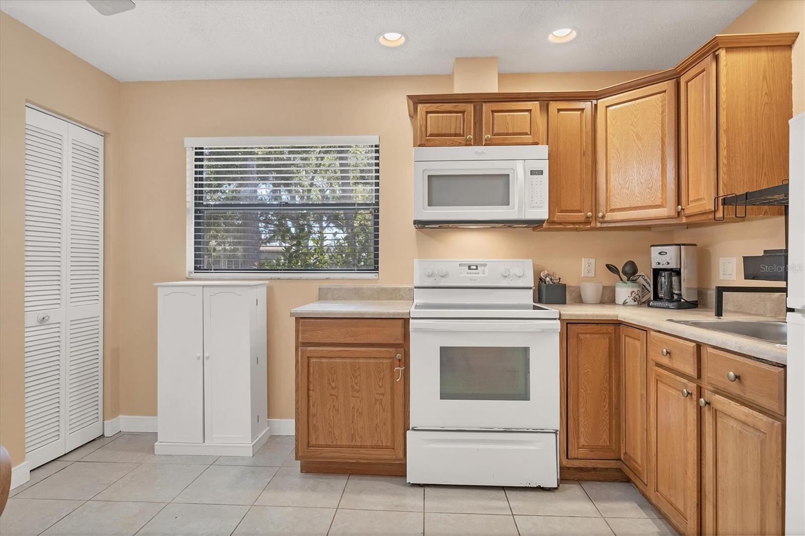 2703 FOREST KNOLL DR #B, SARASOTA, FL, 34232