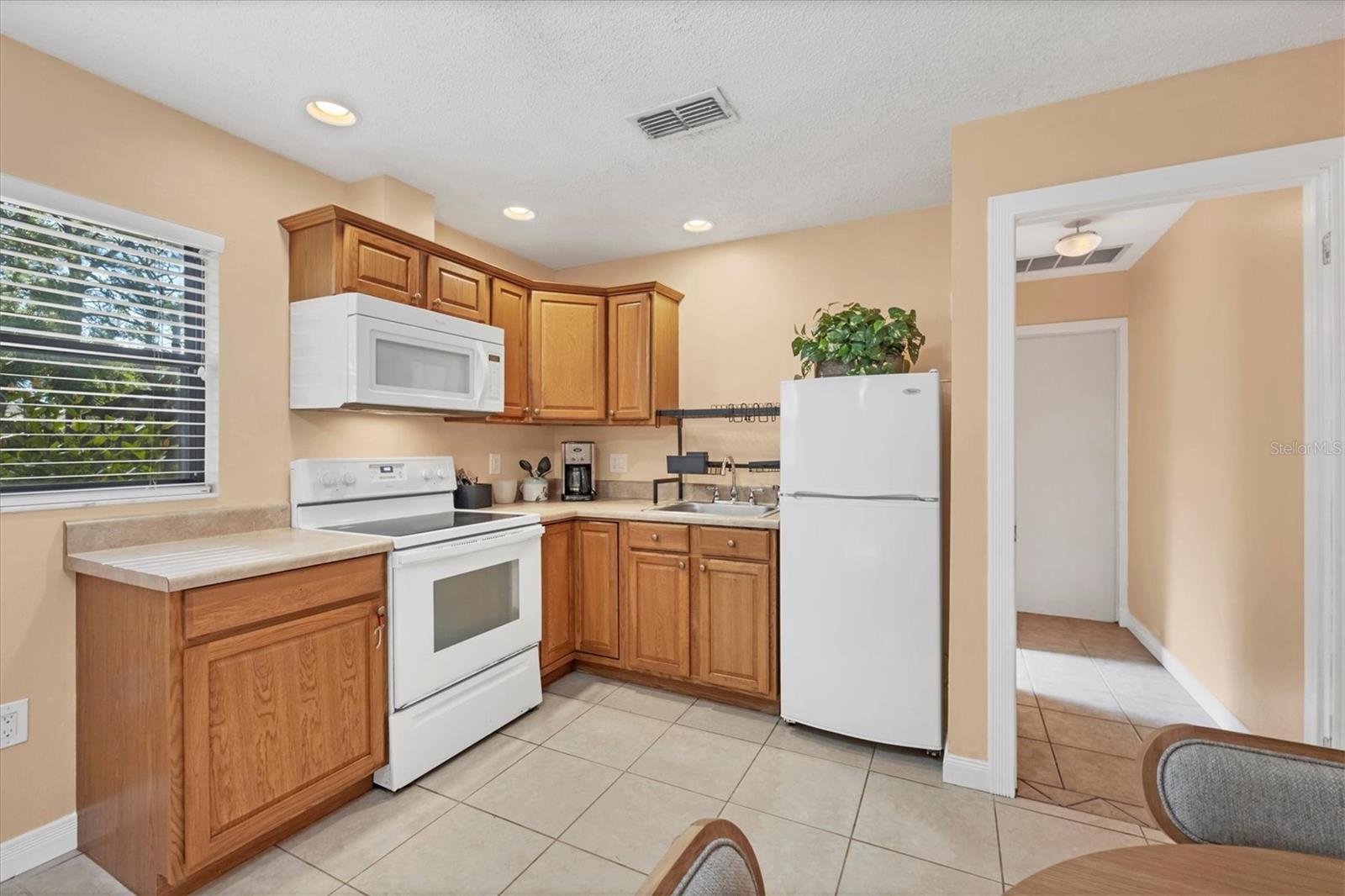 2703 FOREST KNOLL DR #B, SARASOTA, FL, 34232