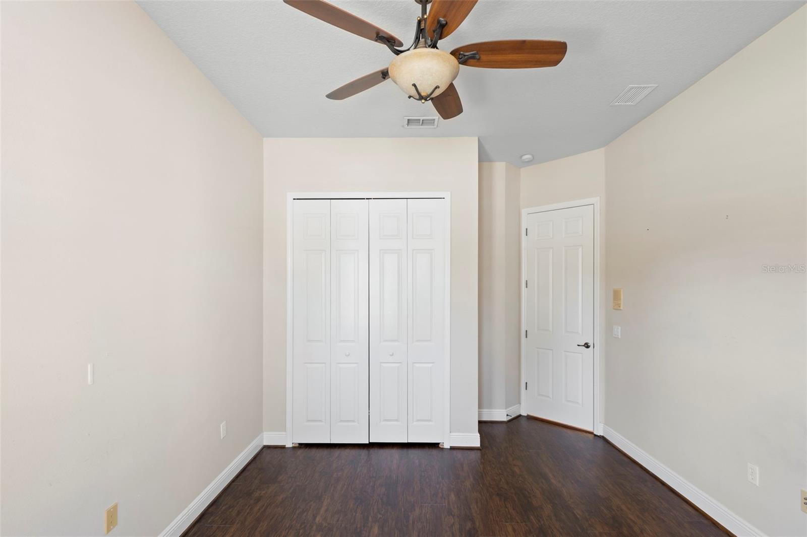 106 LOWER LAKE CT, DEBARY, FL, 32713